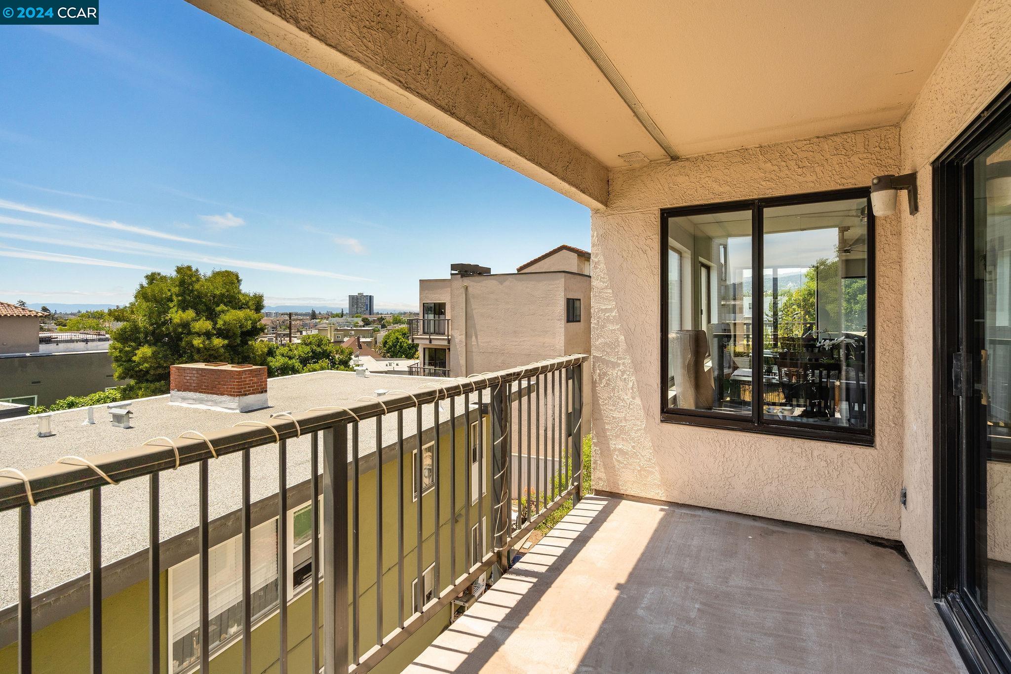 Detail Gallery Image 24 of 31 For 322 Hanover Ave #409,  Oakland,  CA 94606 - 2 Beds | 2 Baths