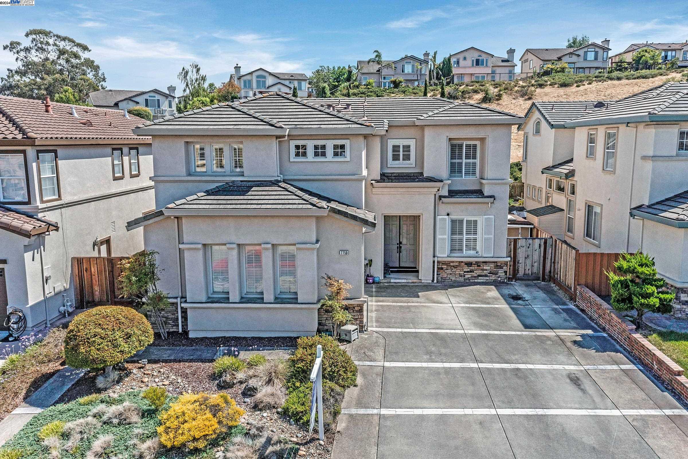 Detail Gallery Image 1 of 1 For 7759 Coolidge Ct, Castro Valley,  CA 94552 - 5 Beds | 3 Baths