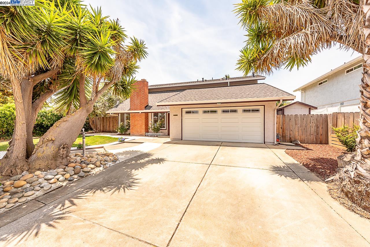 Detail Gallery Image 1 of 1 For 32210 Hall Ranch Pkwy, Union City,  CA 94587 - 4 Beds | 2/1 Baths