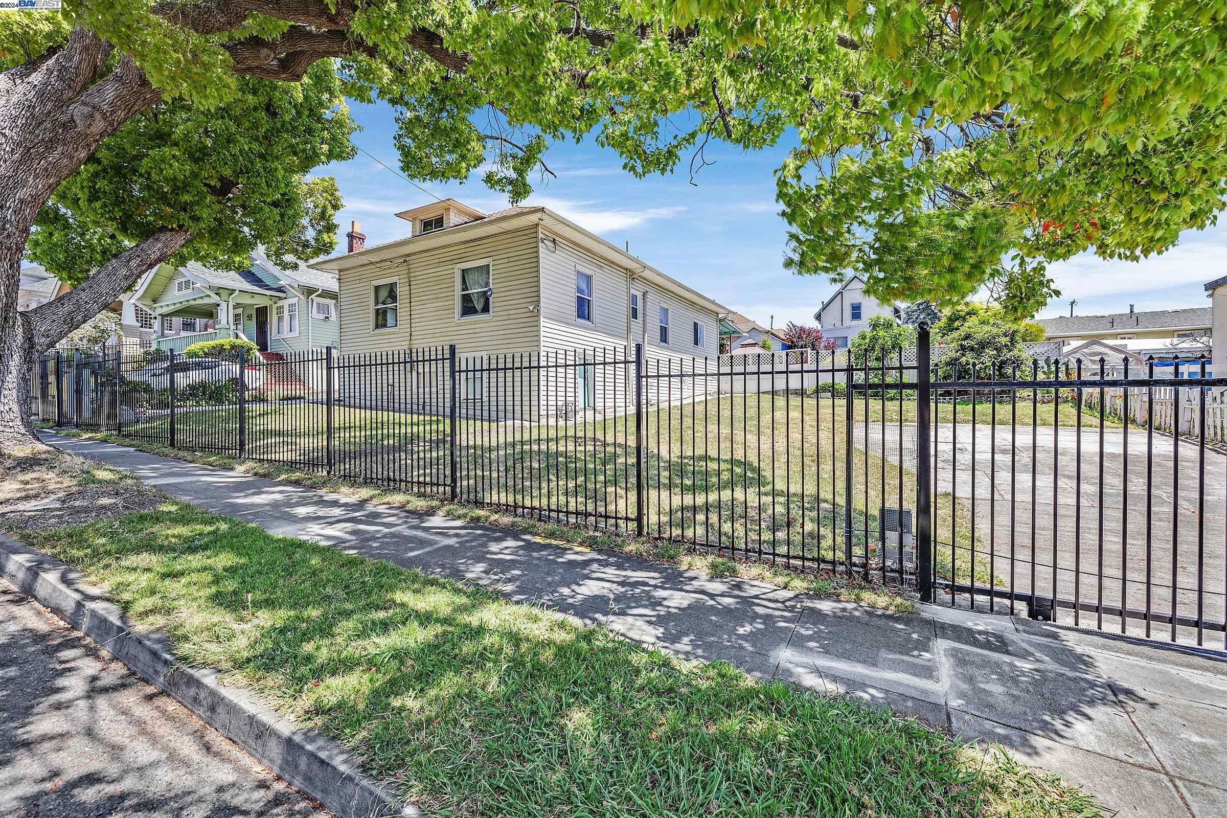 Detail Gallery Image 1 of 1 For 2324 27th Ave, Oakland,  CA 94601 - 3 Beds | 1 Baths