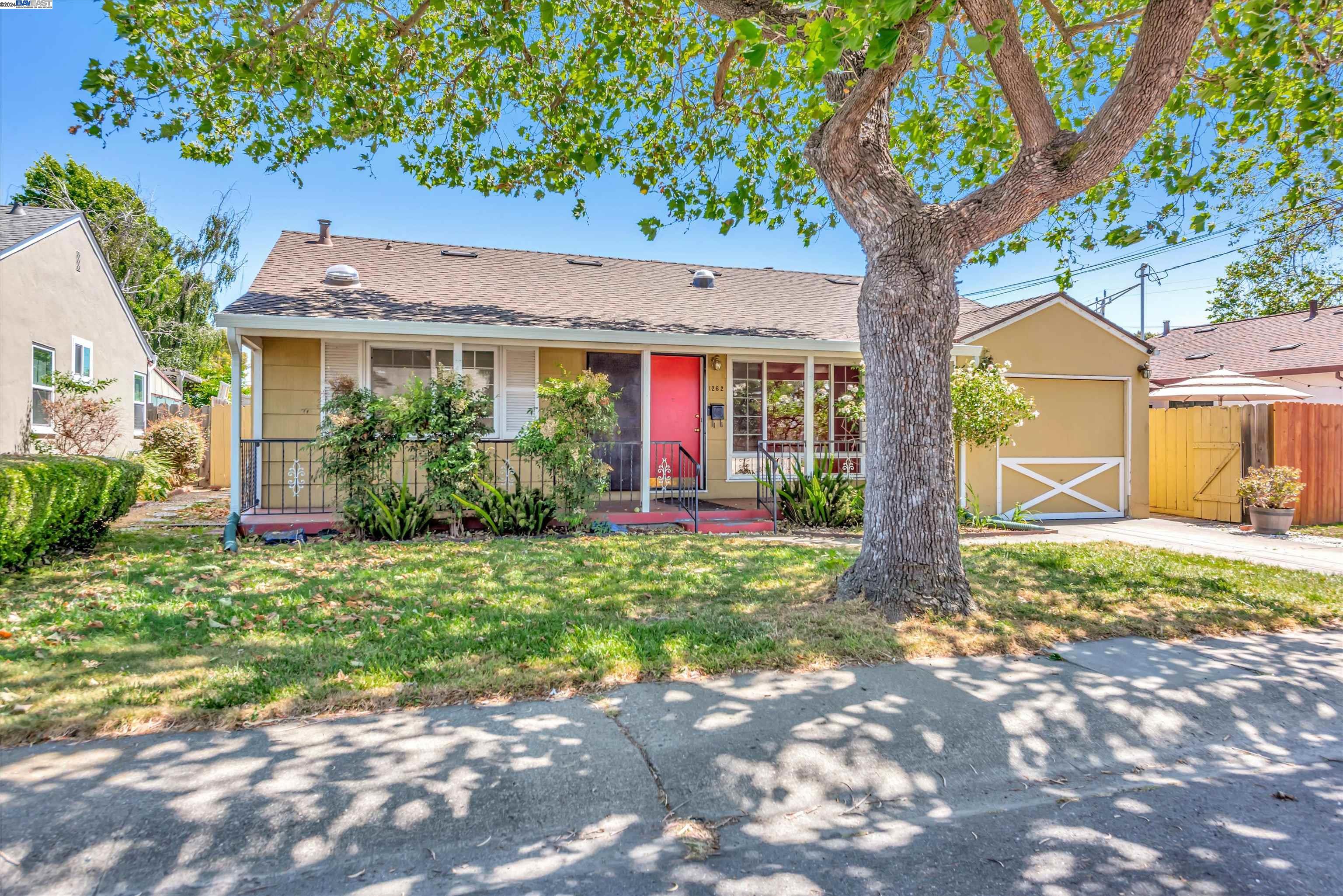 Detail Gallery Image 1 of 1 For 1262 via Dolorosa, San Lorenzo,  CA 94580 - 3 Beds | 1 Baths