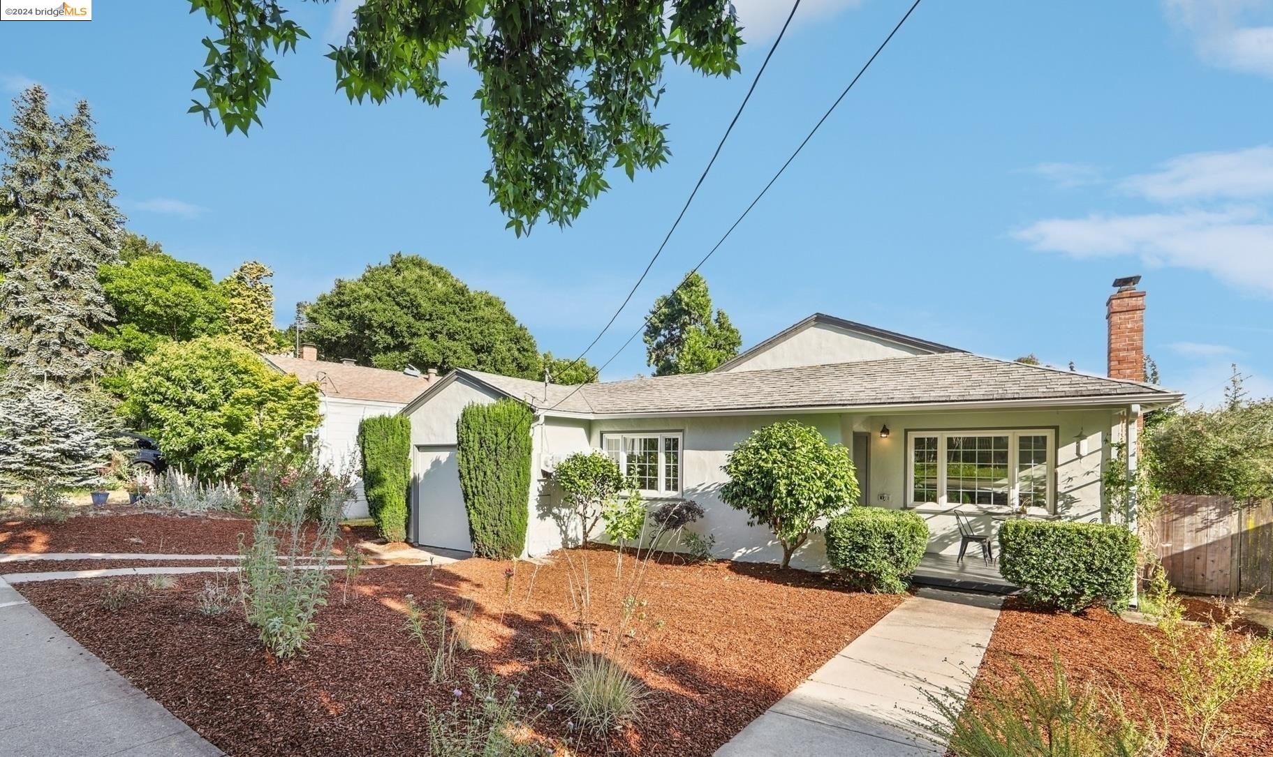 Detail Gallery Image 1 of 1 For 130 Marlow Dr, Oakland,  CA 94605 - 2 Beds | 1 Baths