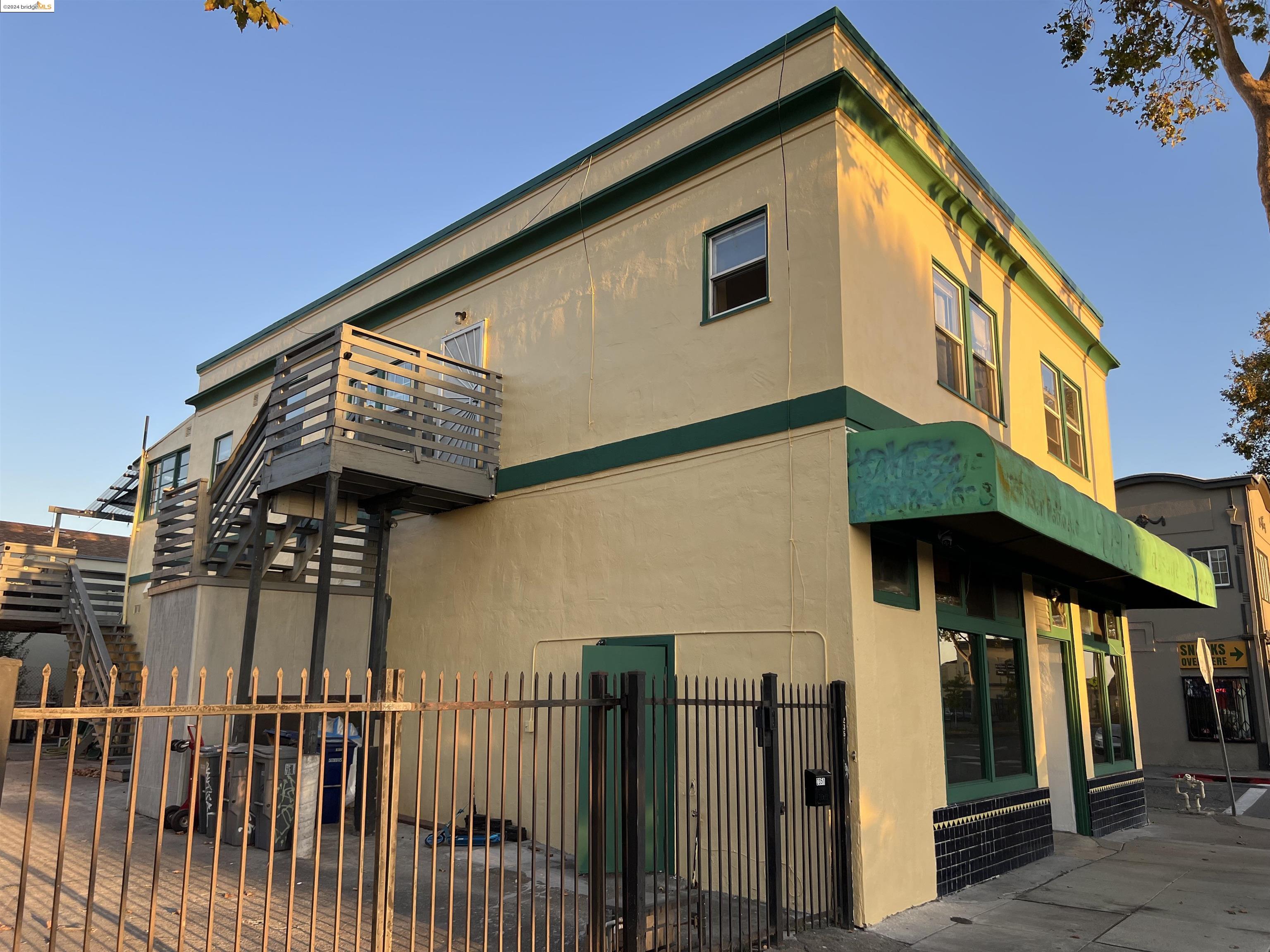 Detail Gallery Image 9 of 11 For 2351 San Pablo Ave, Berkeley,  CA 94702 - – Beds | – Baths