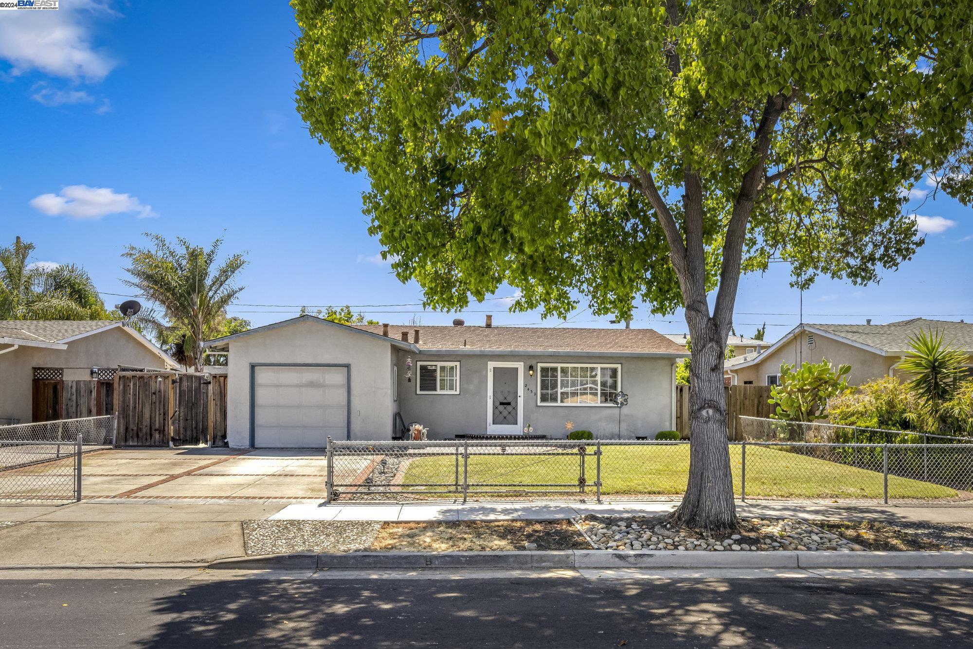 Detail Gallery Image 1 of 1 For 2432 Painted Rock Dr, Santa Clara,  CA 95051 - 3 Beds | 1 Baths