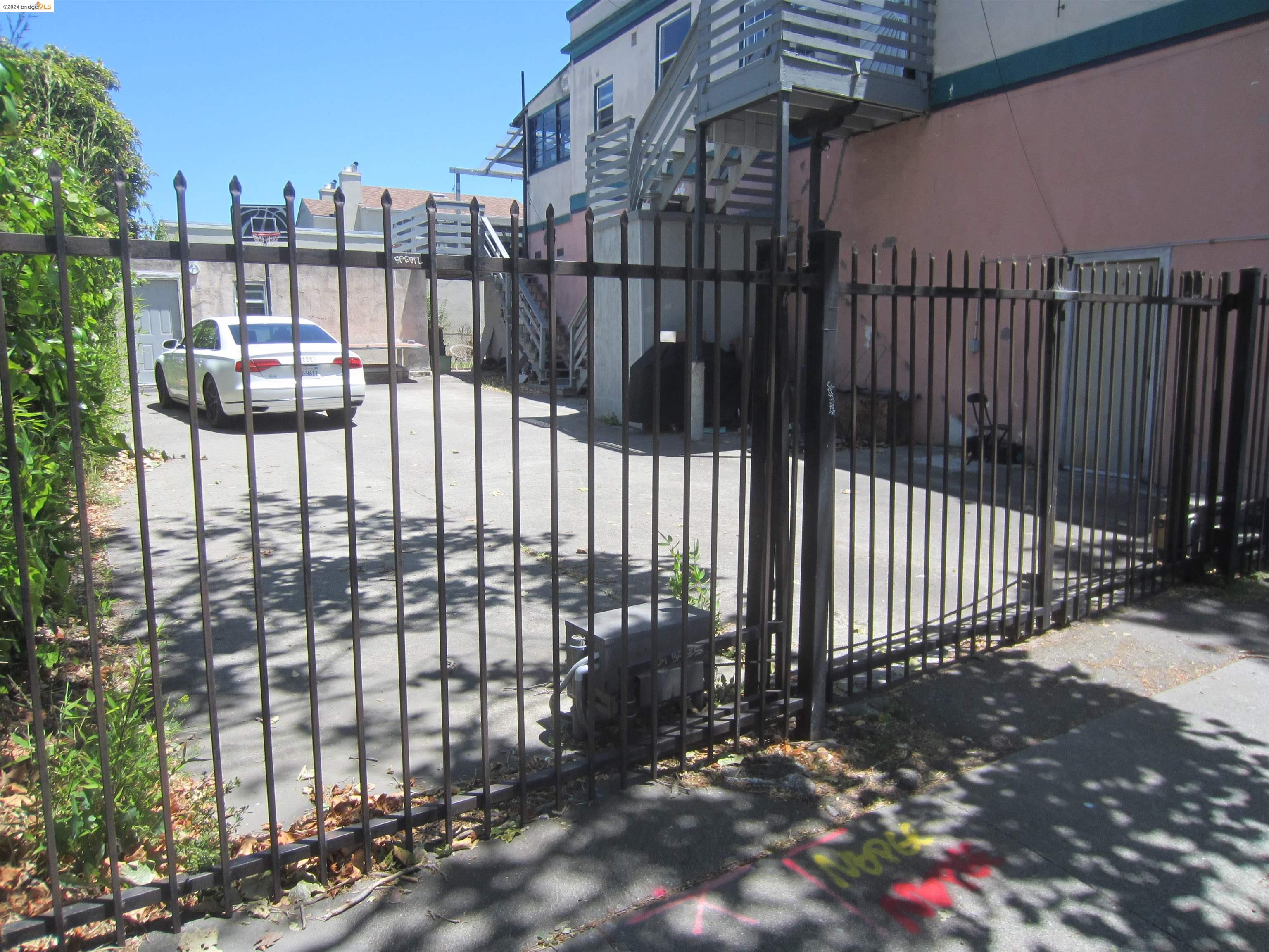 Detail Gallery Image 7 of 7 For 2351 San Pablo Ave, Berkeley,  CA 94702 - – Beds | – Baths