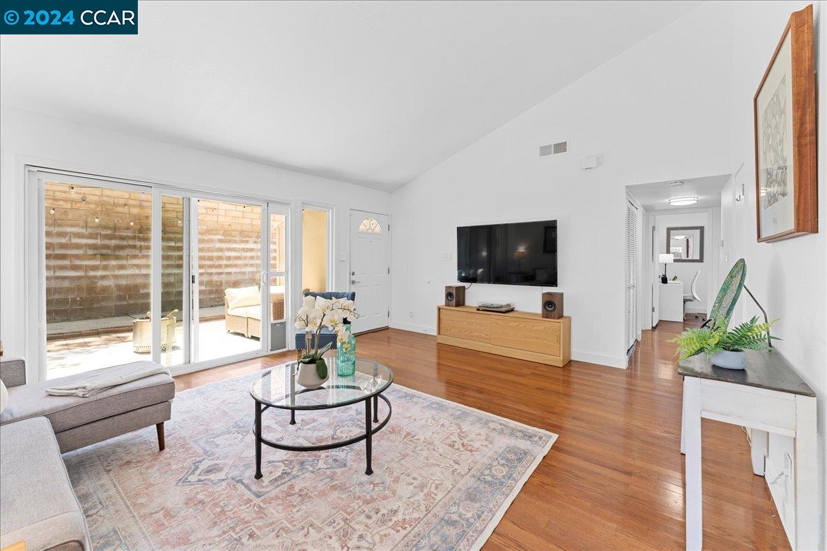 Photo #5: 41064093 Listing 