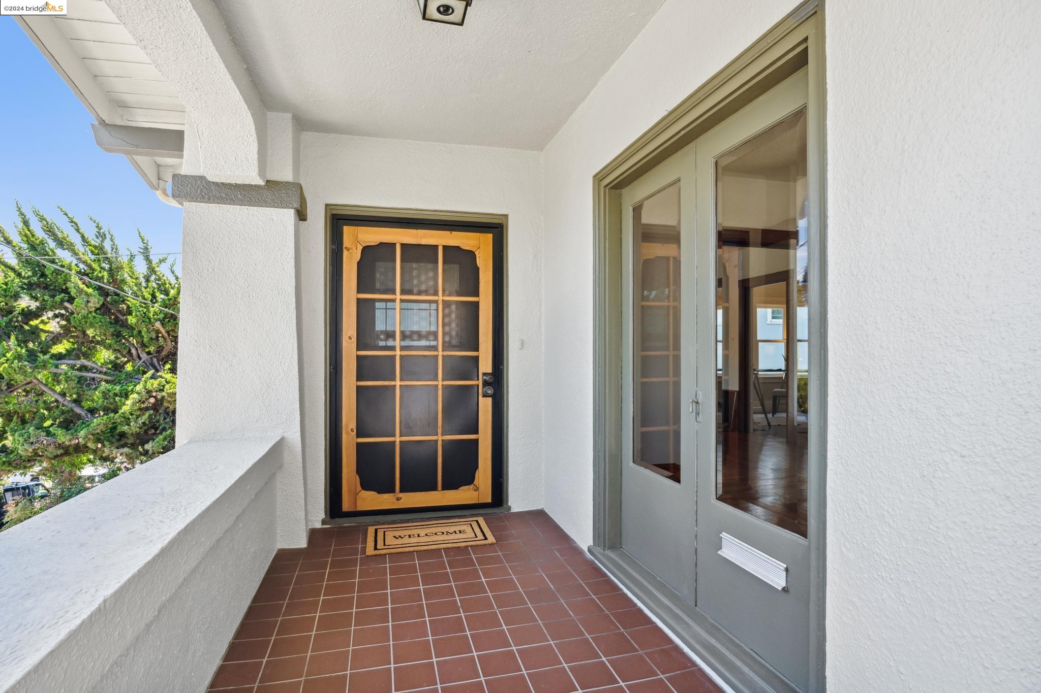 Detail Gallery Image 6 of 54 For 435 Van Dyke Ave, Oakland,  CA 94606 - 3 Beds | 1 Baths