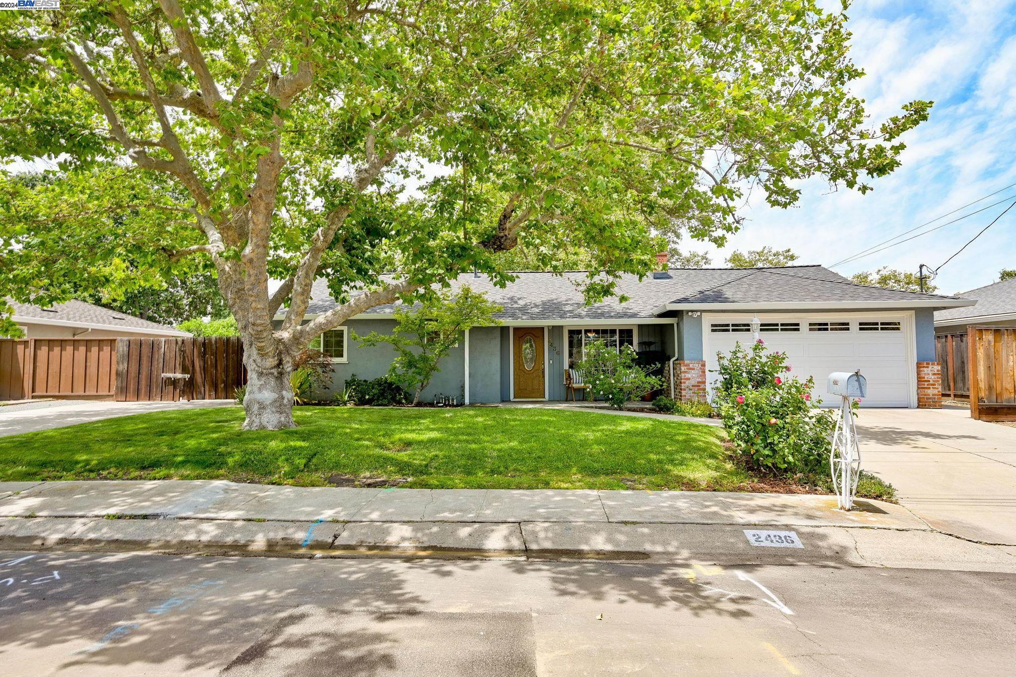 2436 Marcia Dr