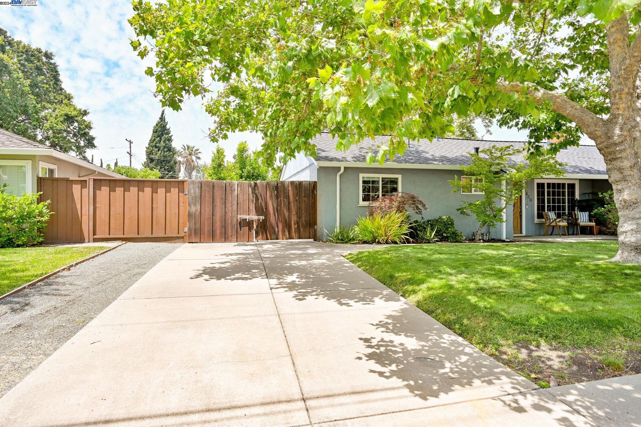 2436 Marcia Dr