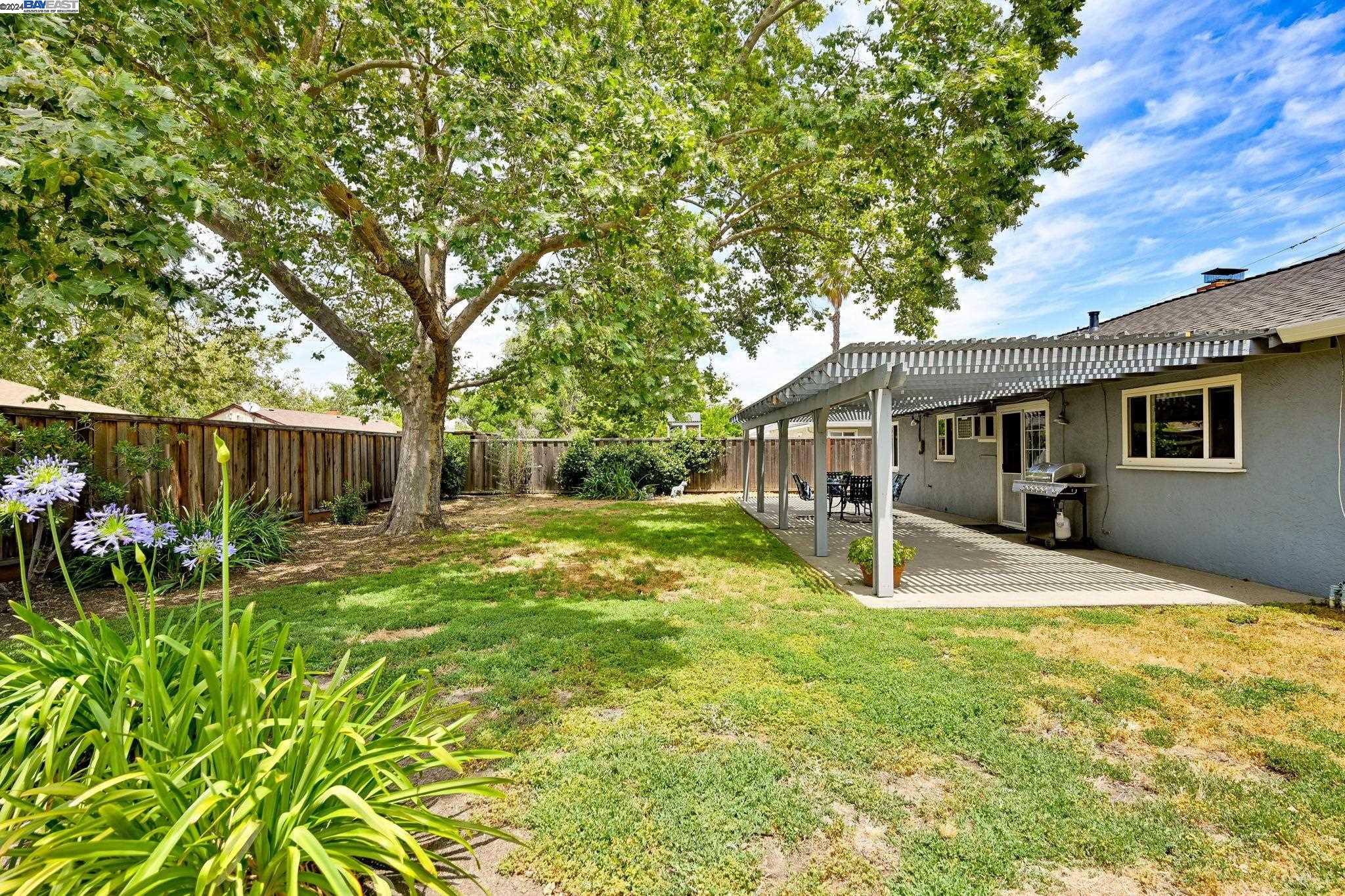 2436 Marcia Dr