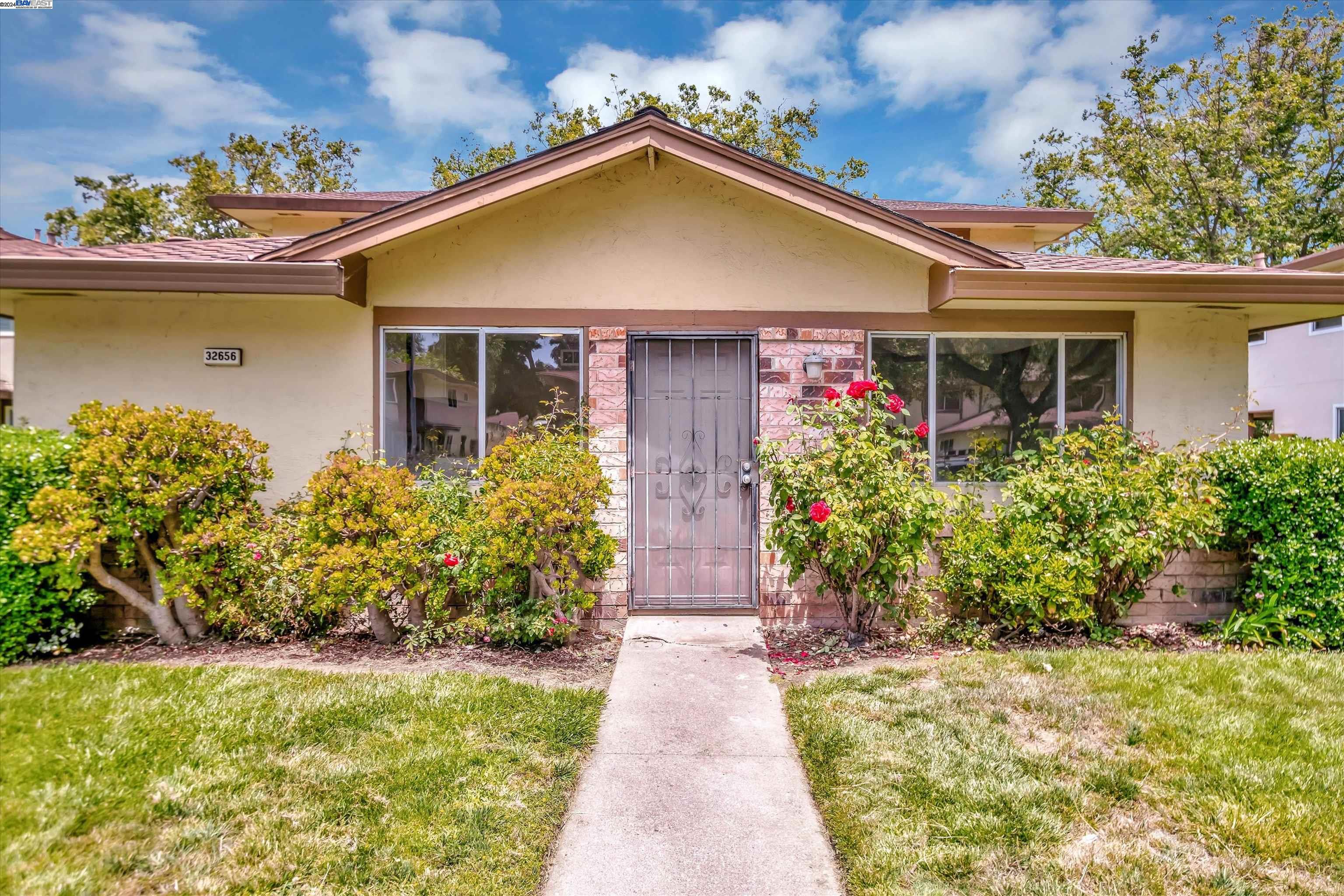 More Details about MLS # 41064236 : 32656 BRENDA WAY # 1