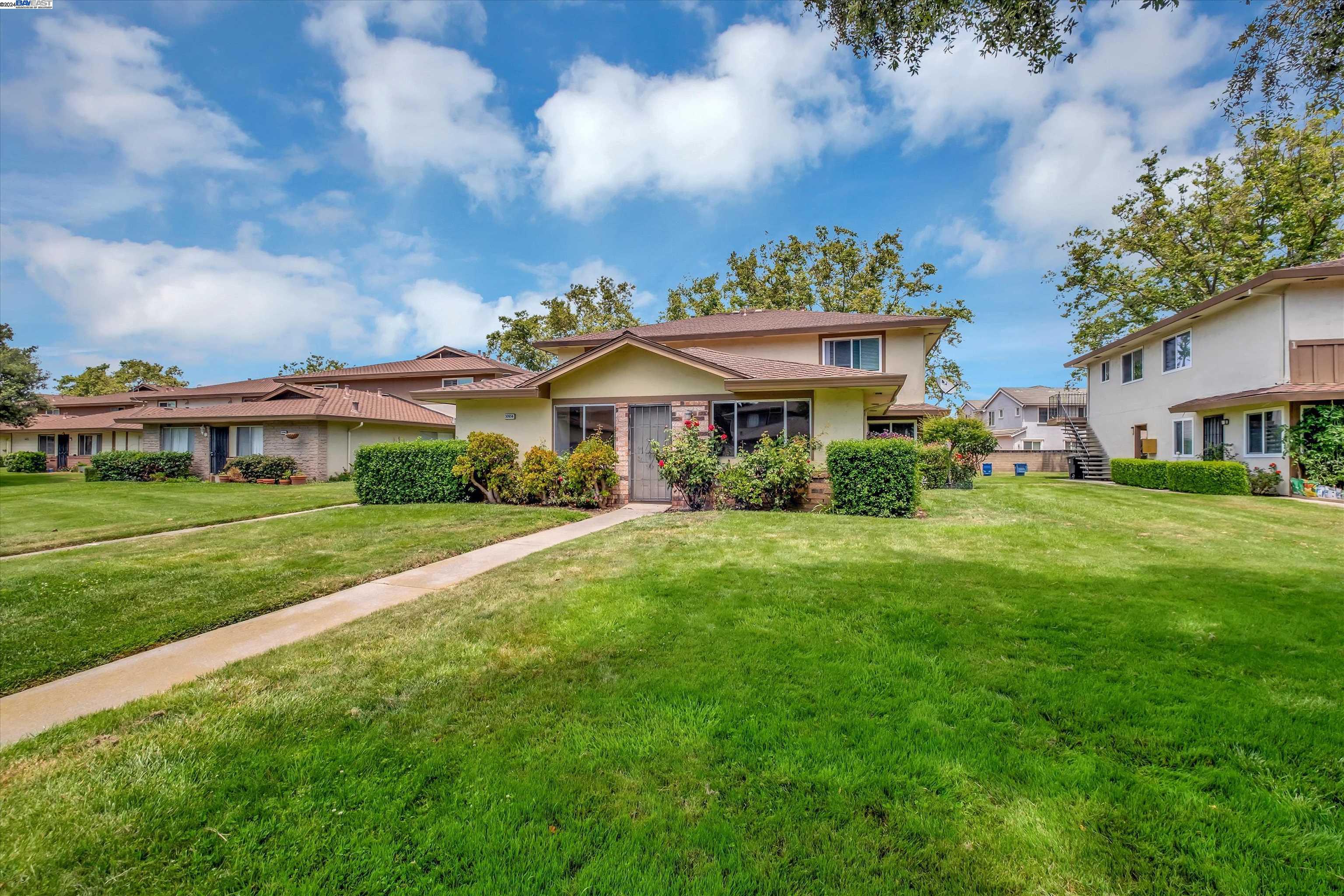 Photo #2: 41064236 Listing 