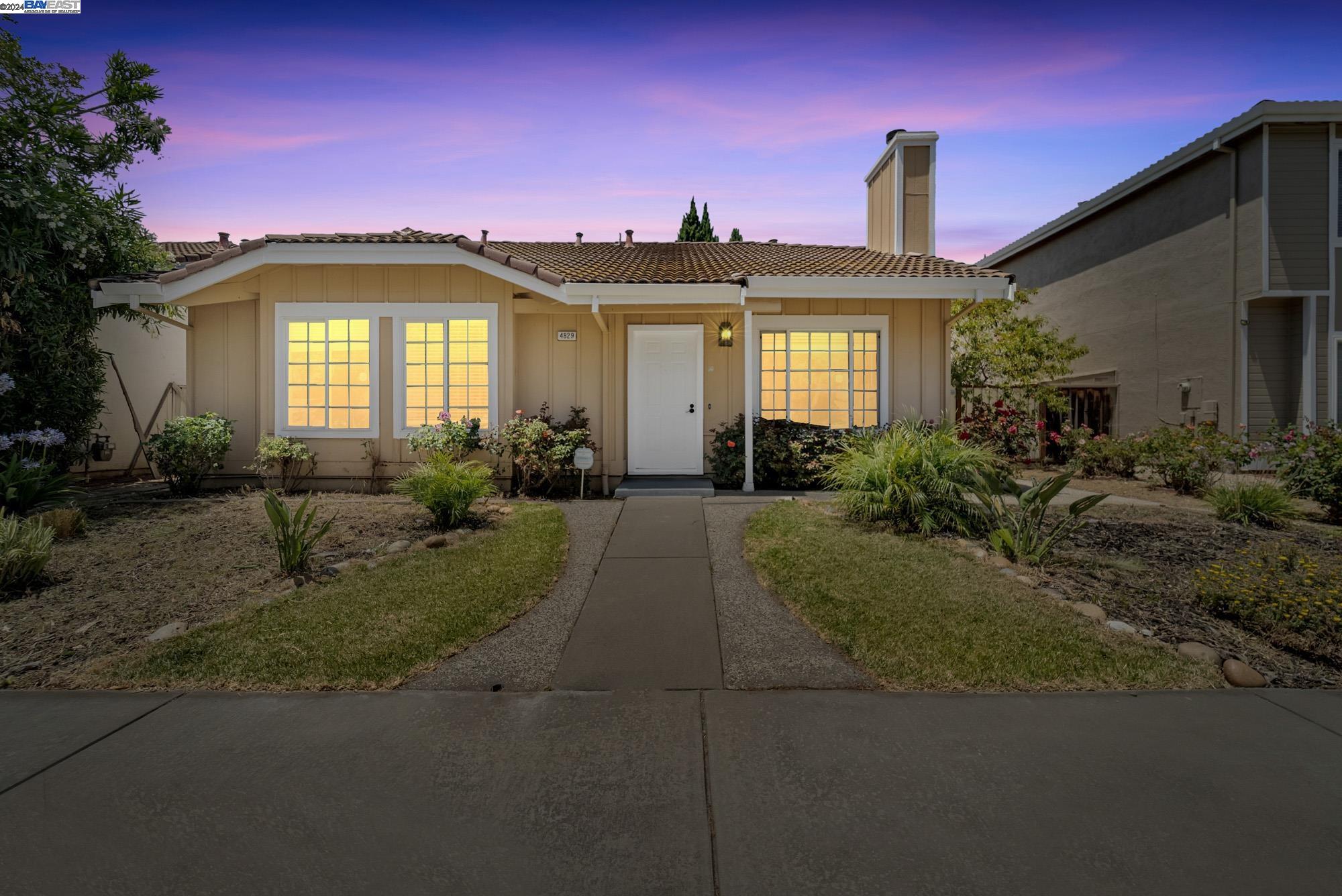 Detail Gallery Image 1 of 1 For 4829 Paseo Padre Pkwy, Fremont,  CA 94555 - 4 Beds | 2 Baths