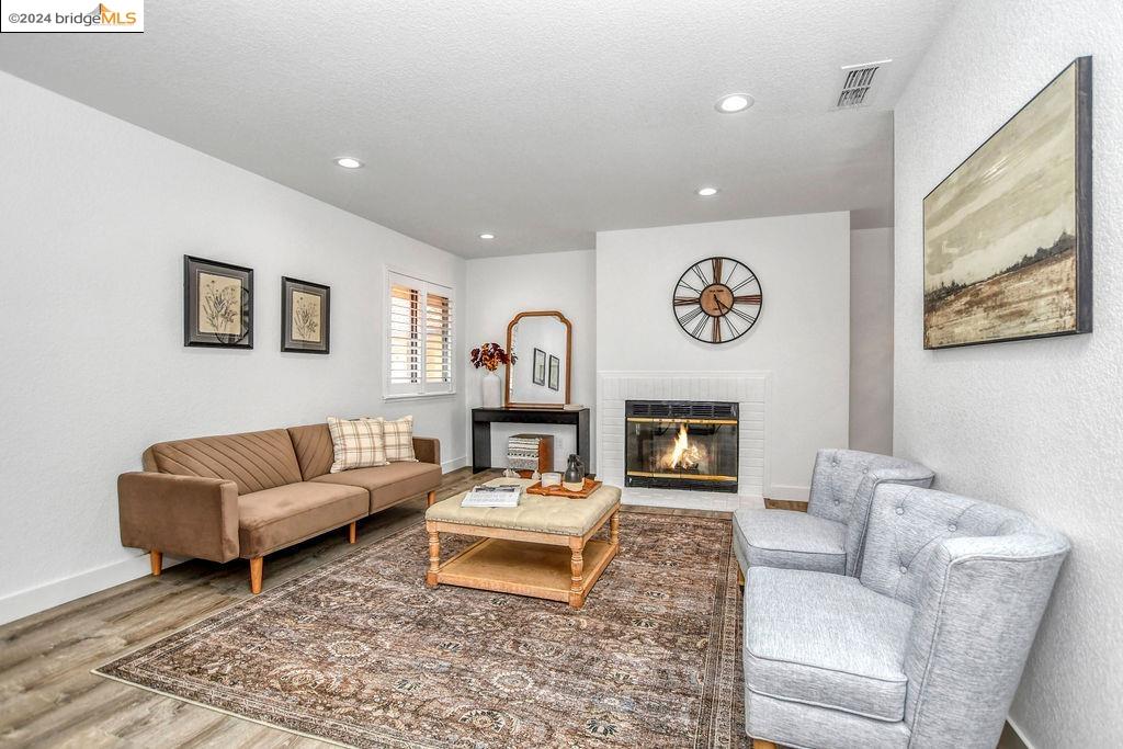 Photo #2: 41064266 Listing 