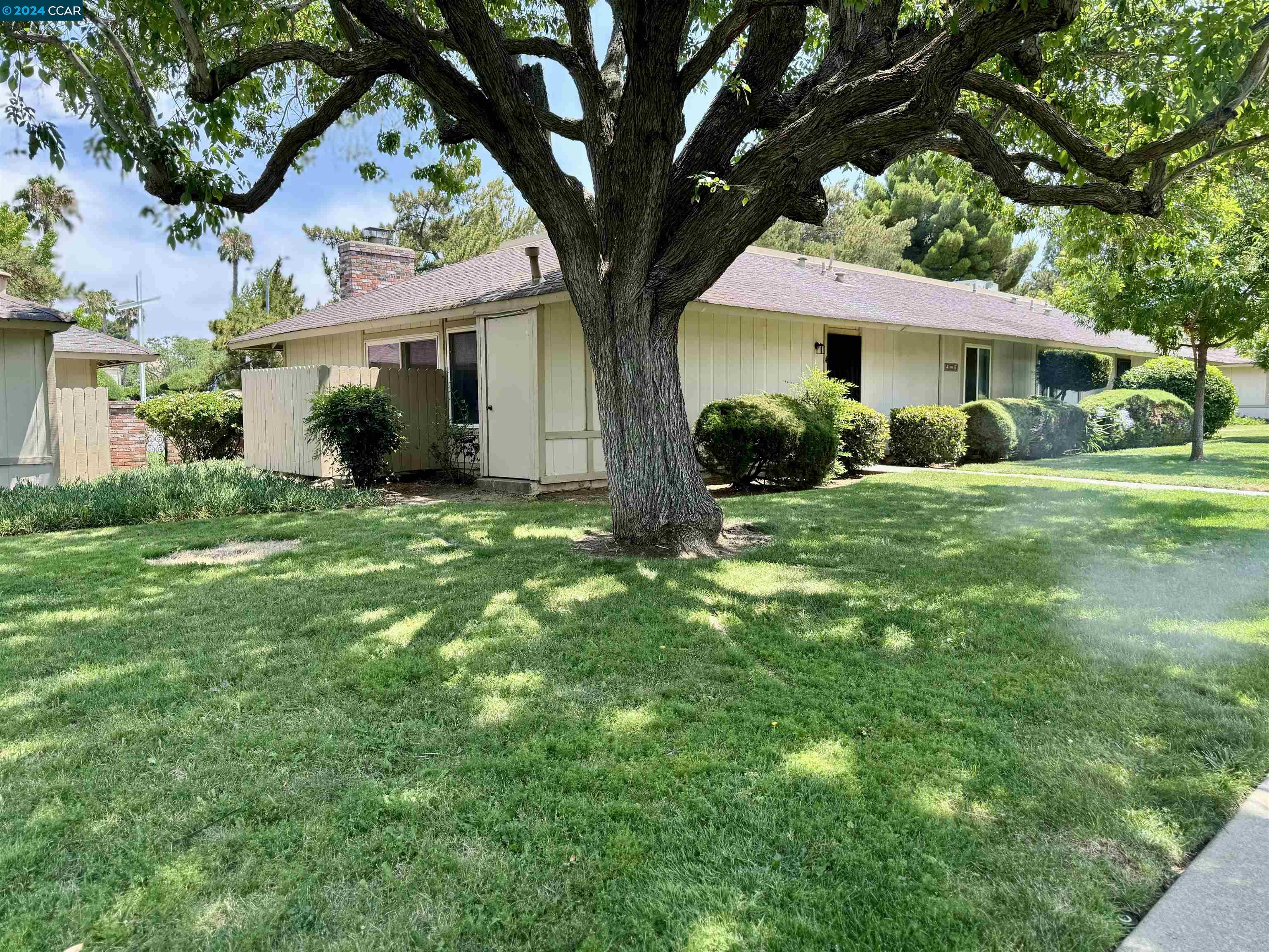 More Details about MLS # 41064298 : 4260 CLAYTON RD # 4