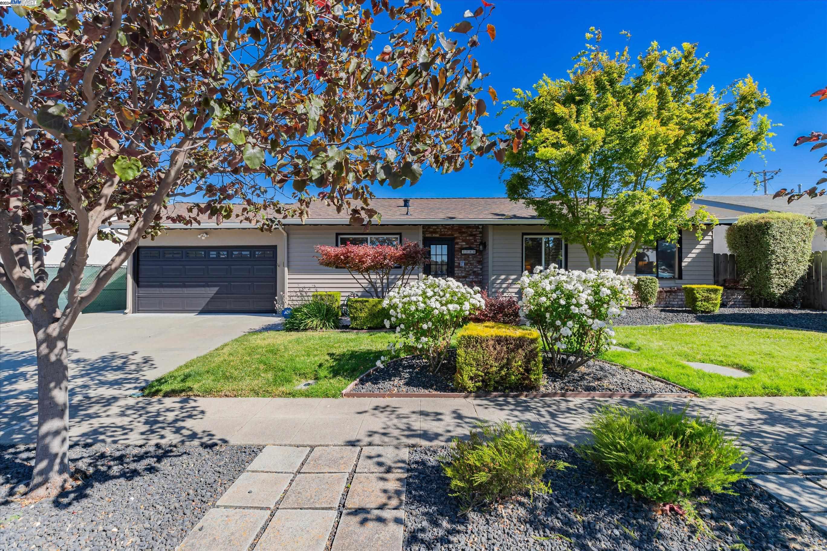 Detail Gallery Image 1 of 1 For 7754 Landale Ave, Dublin,  CA 94568 - 3 Beds | 2 Baths