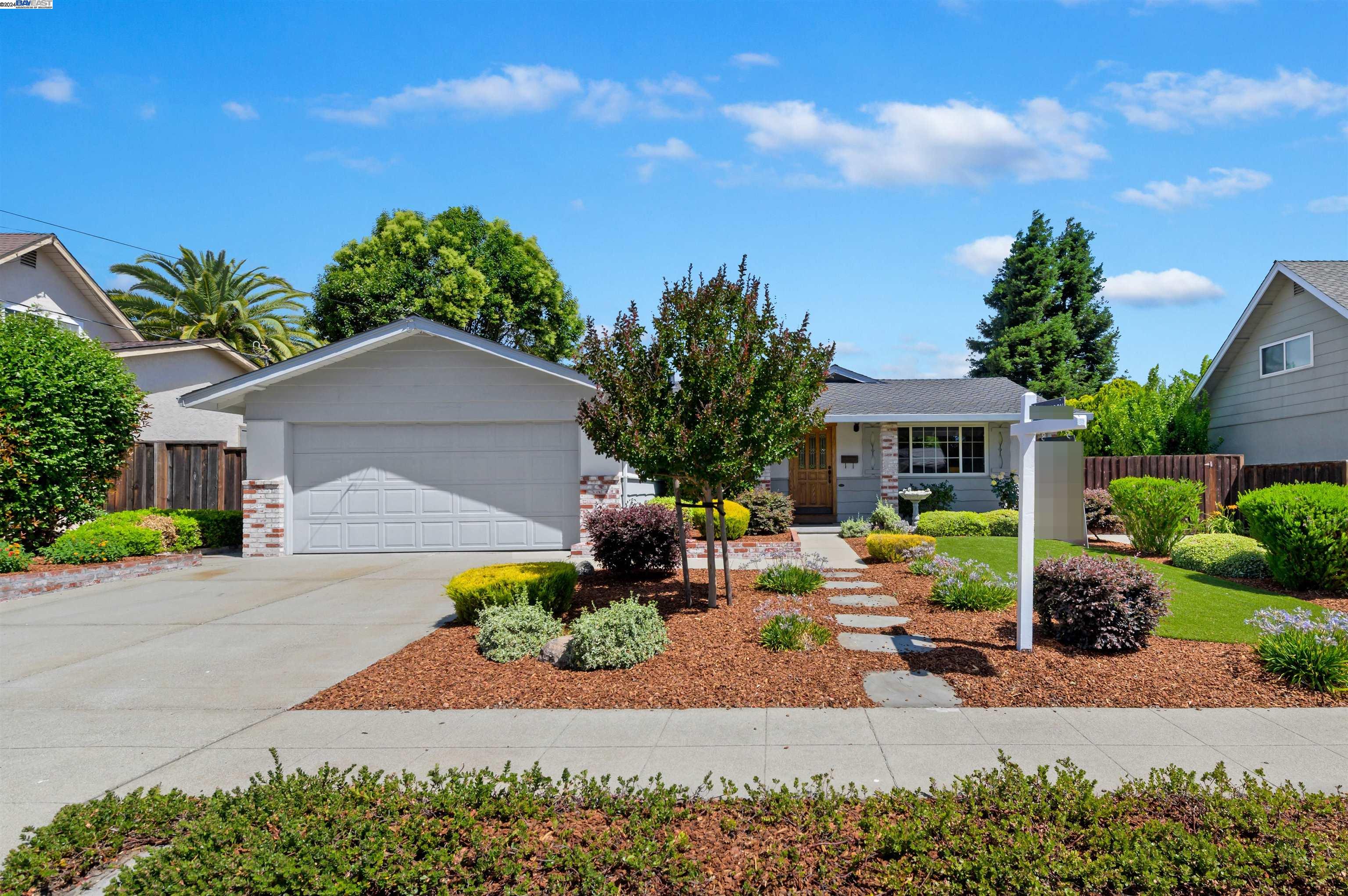 Detail Gallery Image 1 of 1 For 11706 Ladera Dr, Dublin,  CA 94568 - 3 Beds | 2 Baths