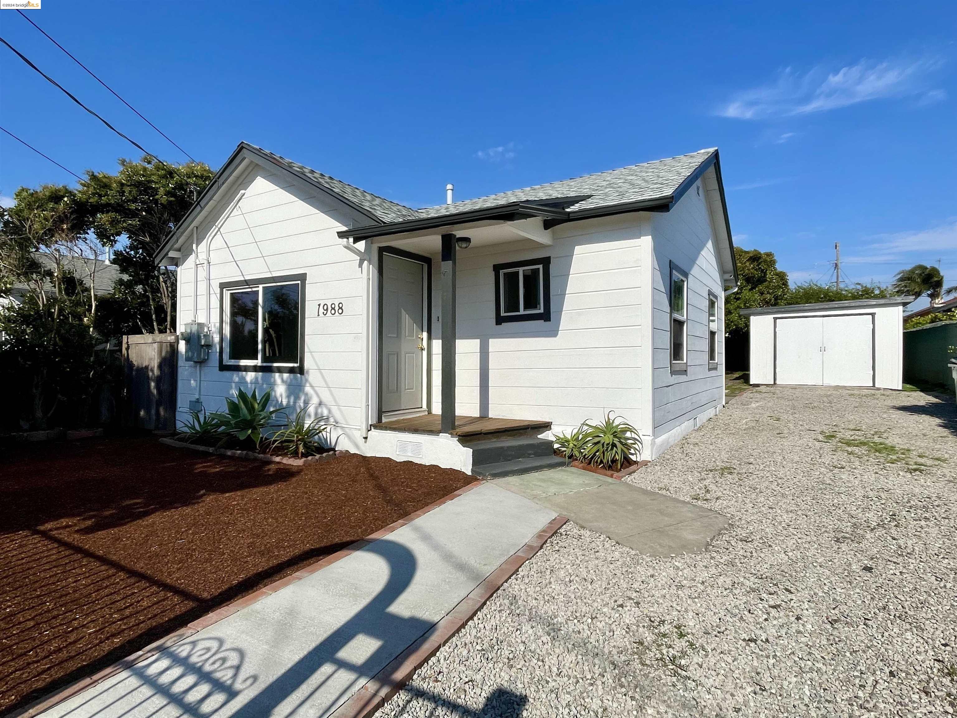 Detail Gallery Image 1 of 1 For 1988 19th St, San Pablo,  CA 94806 - 2 Beds | 1 Baths