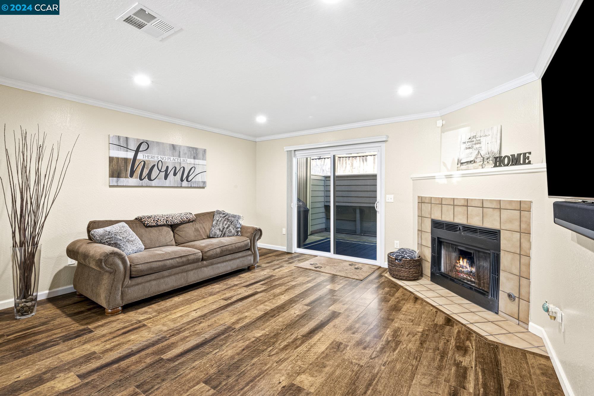 Photo #2: 41064357 Listing 
