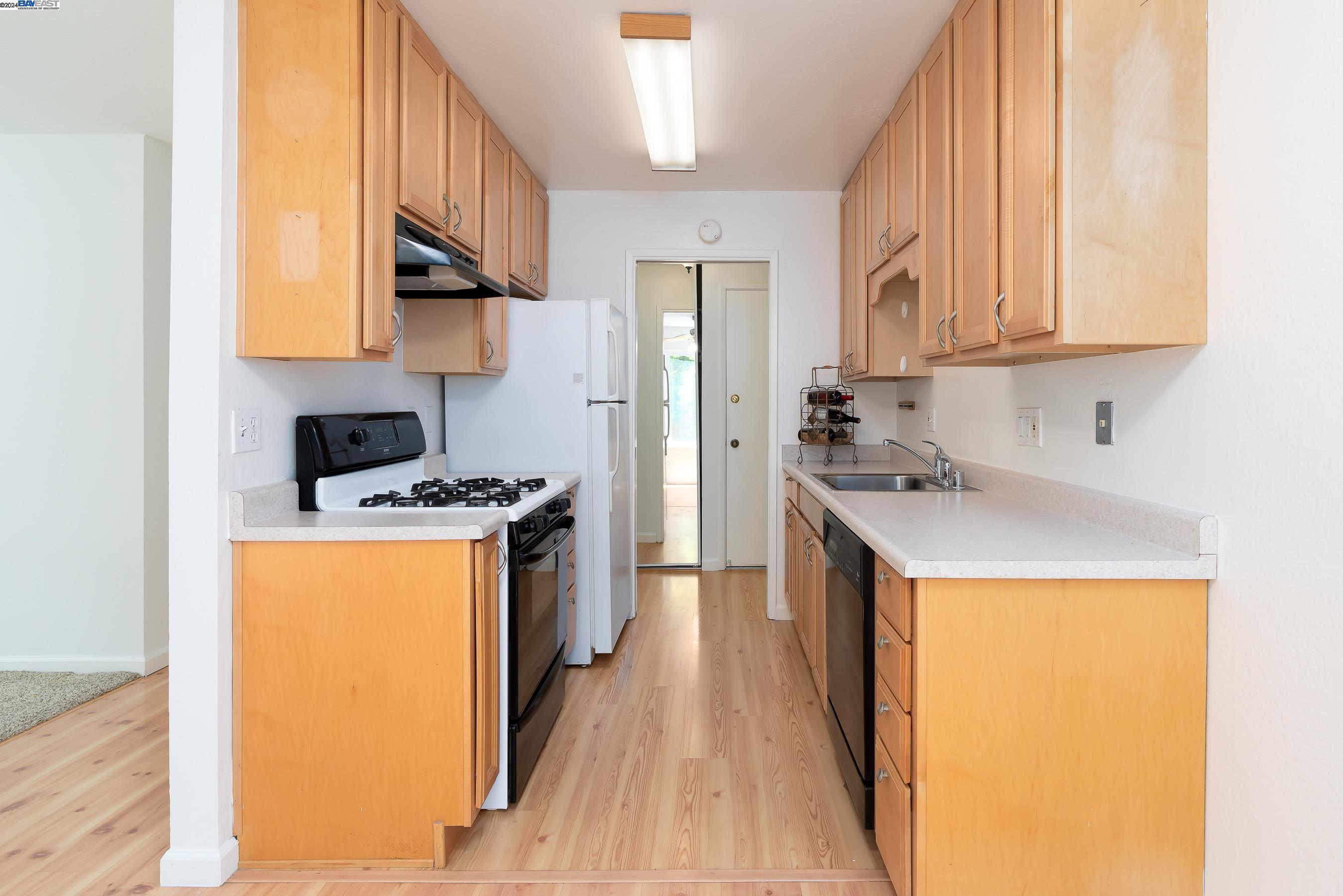 Photo #2: 41064383 Listing 