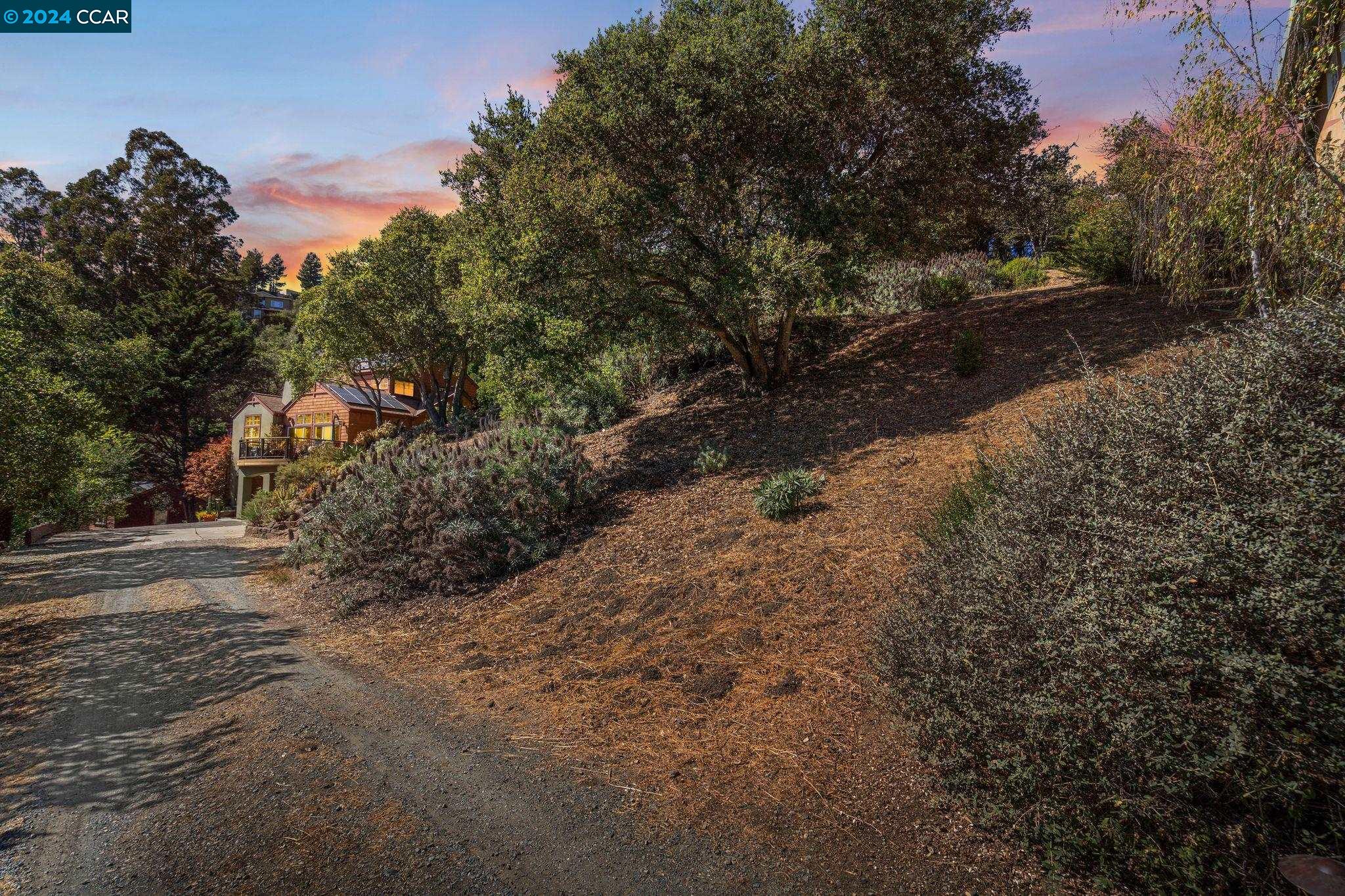 Detail Gallery Image 11 of 20 For 7039 Buckingham Blvd, Berkeley,  CA 94705 - – Beds | – Baths