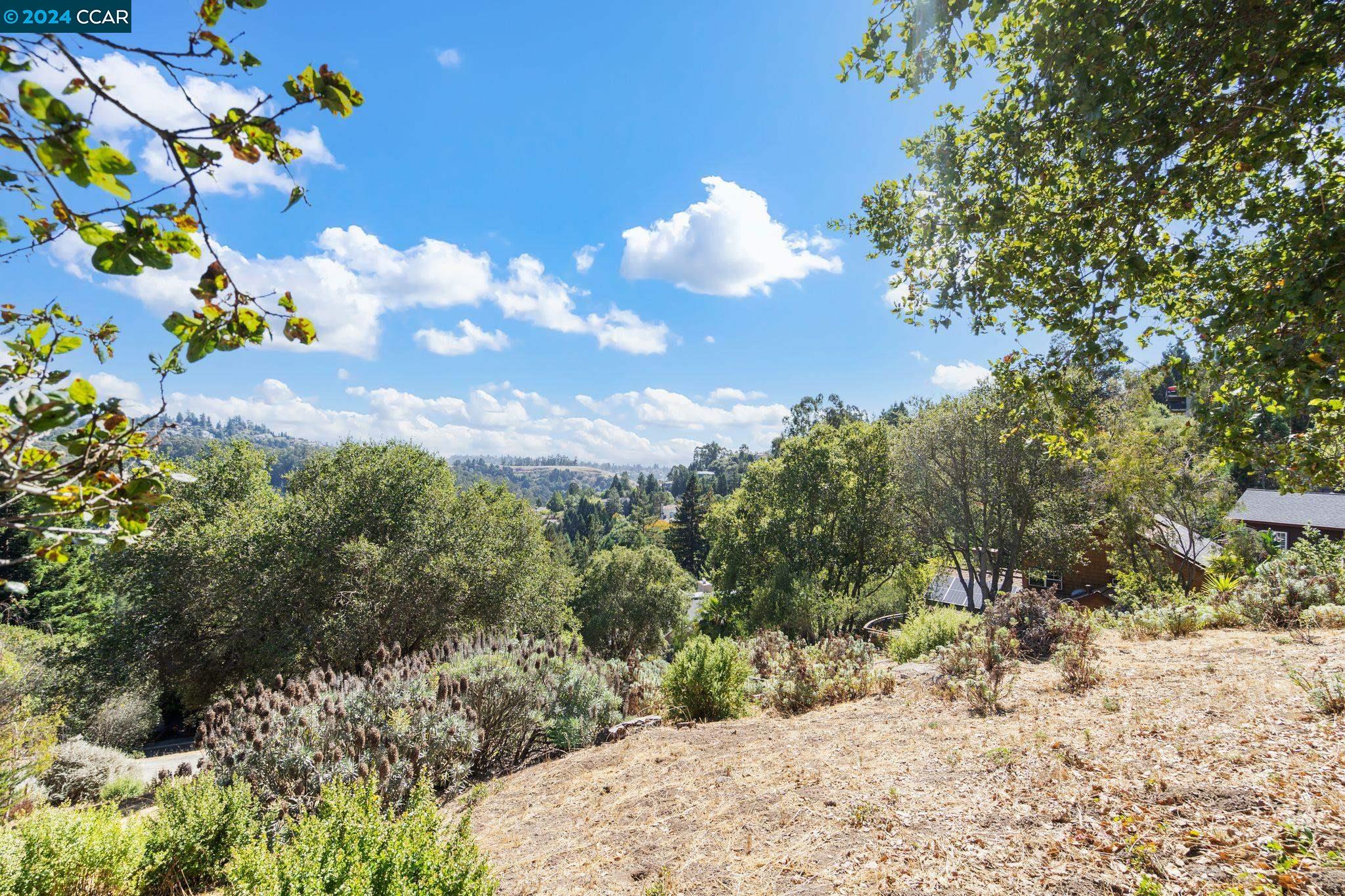 Detail Gallery Image 15 of 20 For 7039 Buckingham Blvd, Berkeley,  CA 94705 - – Beds | – Baths