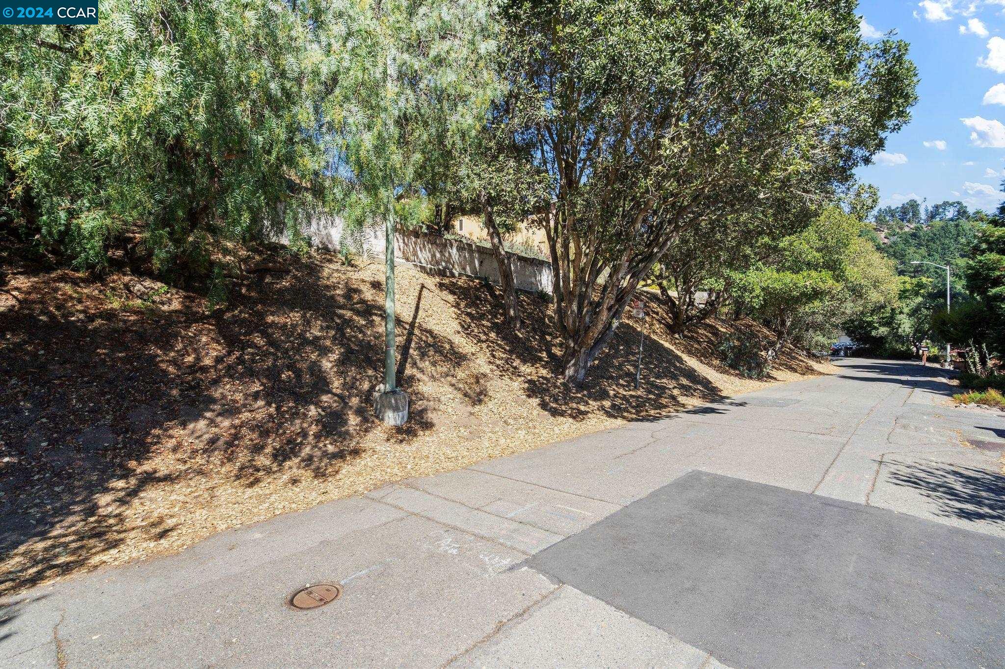 Detail Gallery Image 16 of 20 For 7039 Buckingham Blvd, Berkeley,  CA 94705 - – Beds | – Baths
