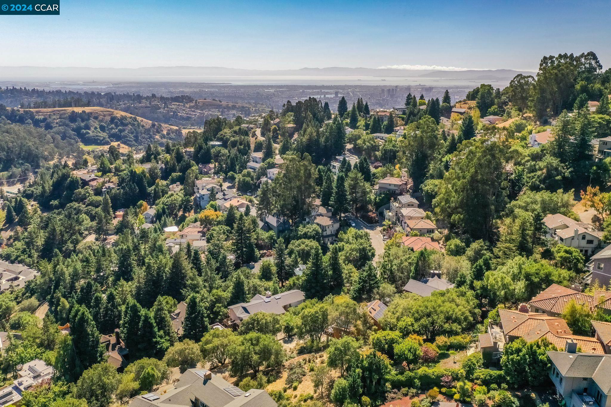 Detail Gallery Image 5 of 20 For 7039 Buckingham Blvd, Berkeley,  CA 94705 - – Beds | – Baths