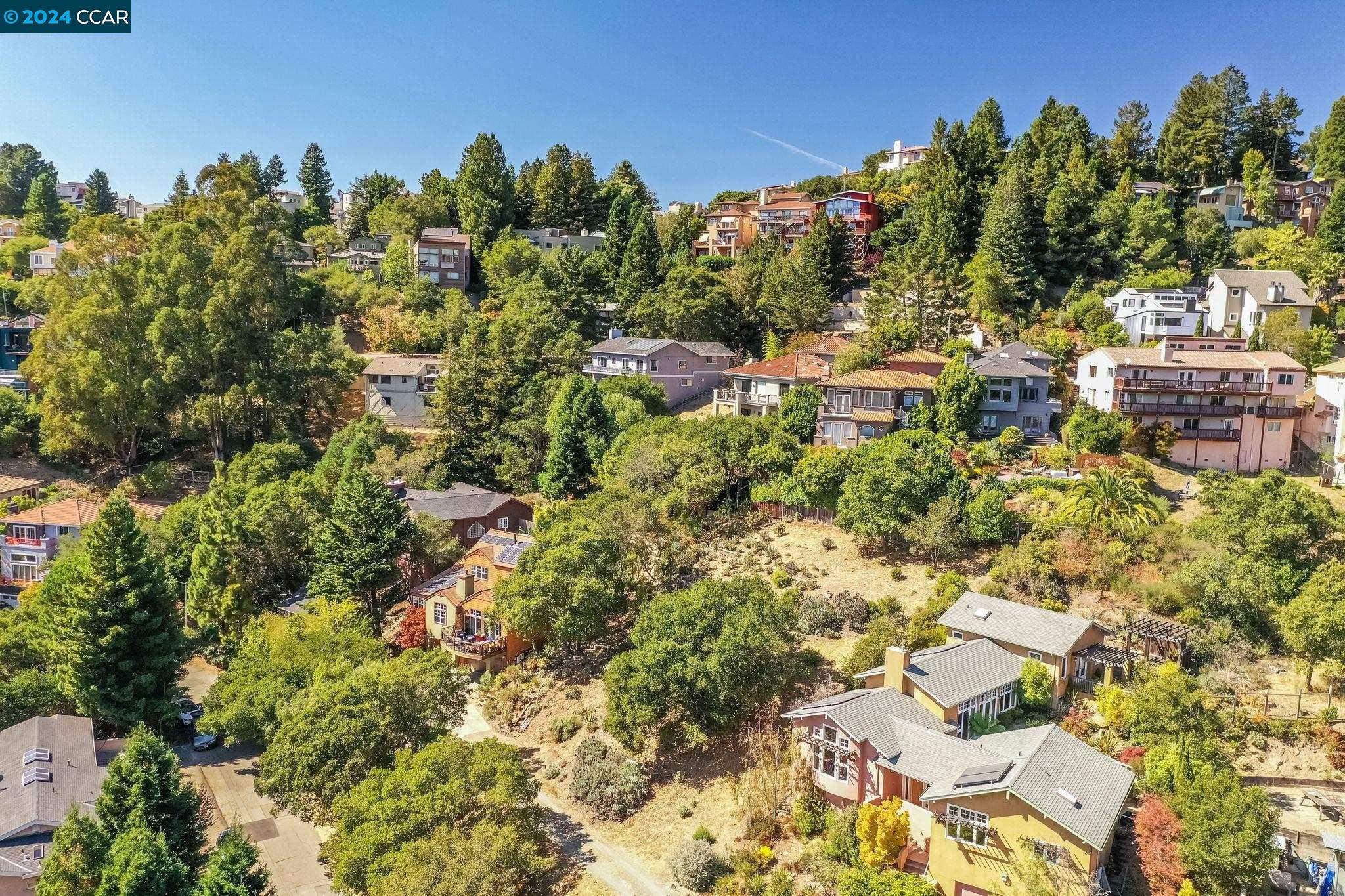 Detail Gallery Image 6 of 20 For 7039 Buckingham Blvd, Berkeley,  CA 94705 - – Beds | – Baths