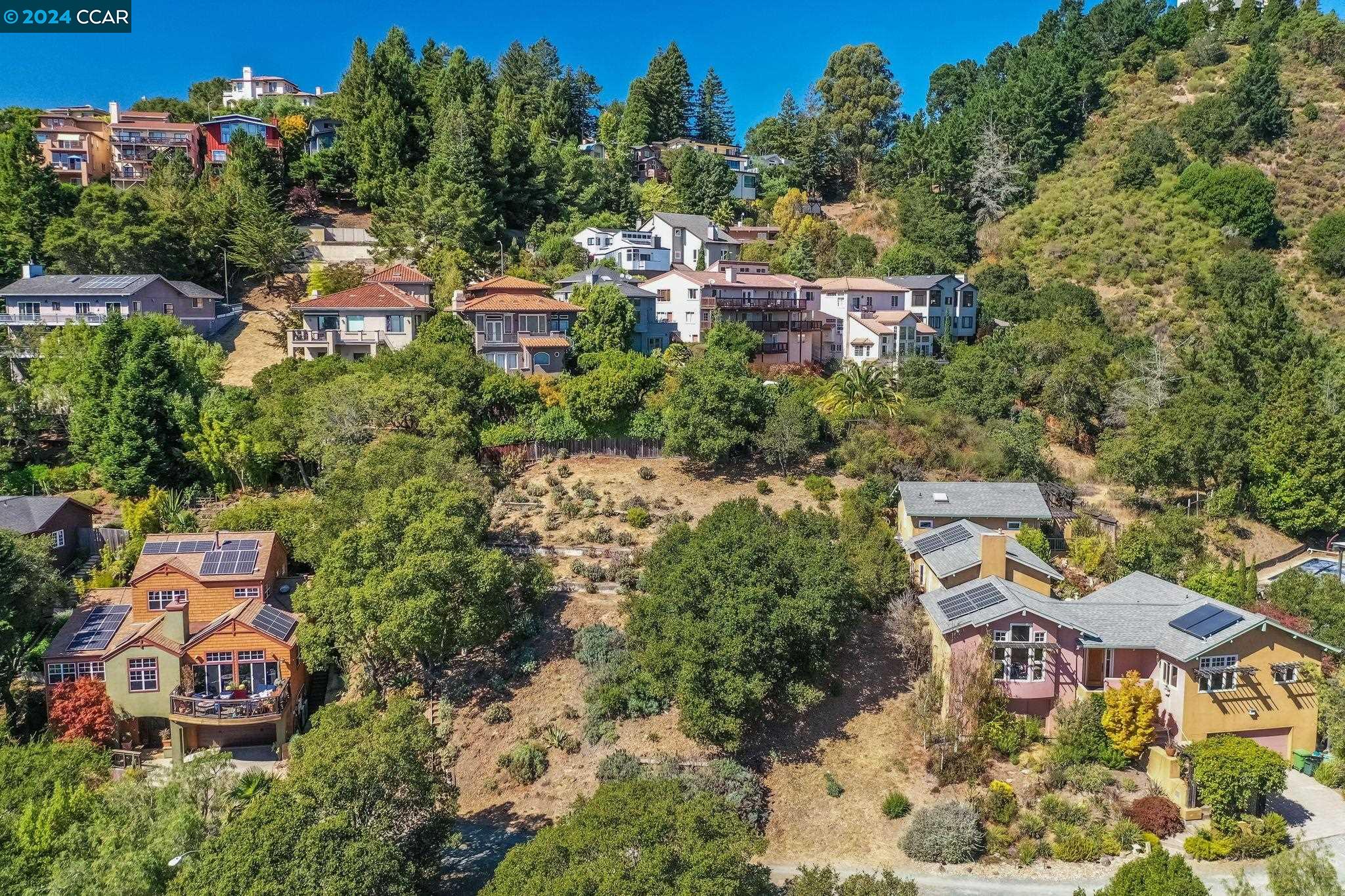 Detail Gallery Image 8 of 20 For 7039 Buckingham Blvd, Berkeley,  CA 94705 - – Beds | – Baths