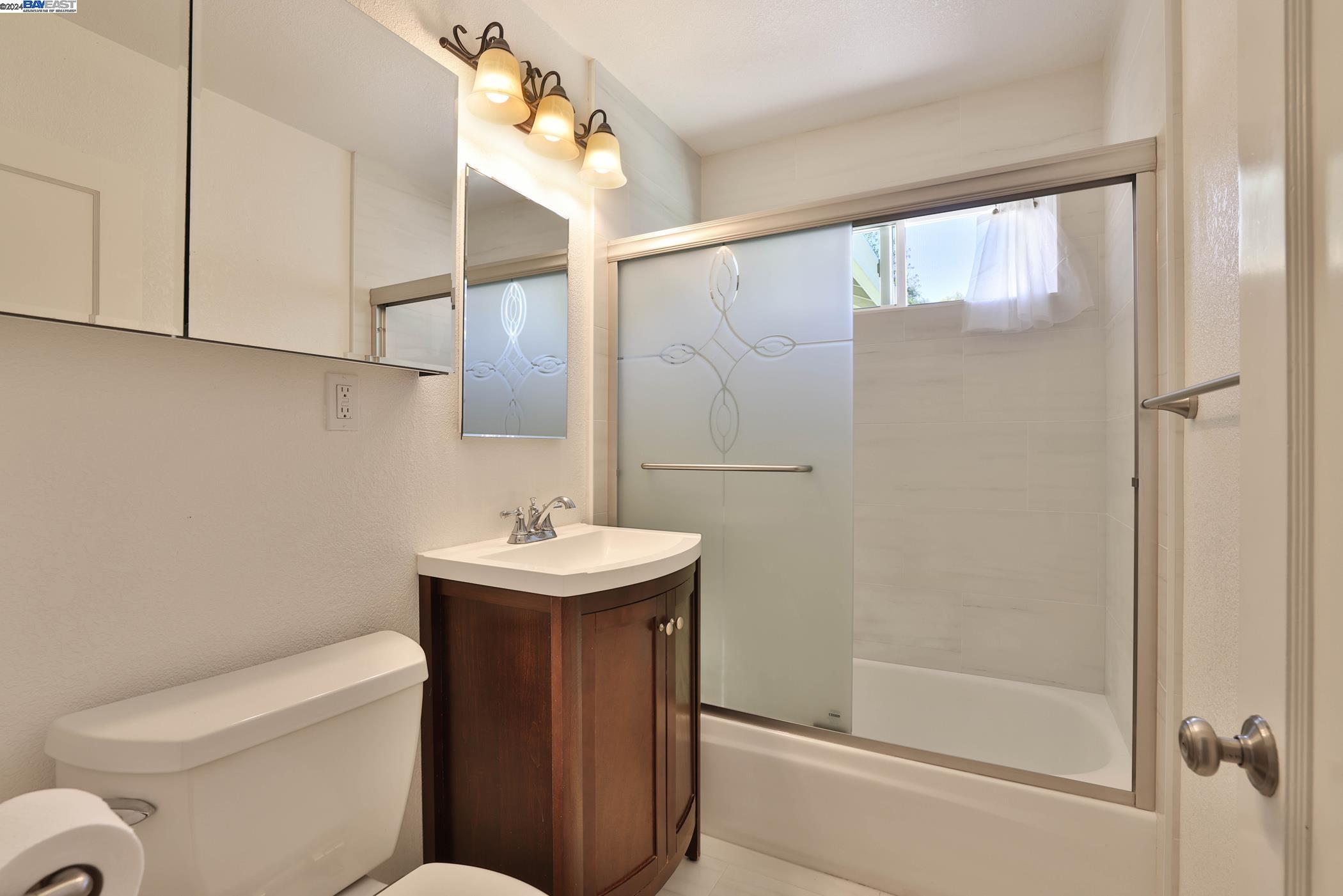 Detail Gallery Image 9 of 24 For 325 Roosevelt Ave, Sunnyvale,  CA 94085 - 3 Beds | 1 Baths