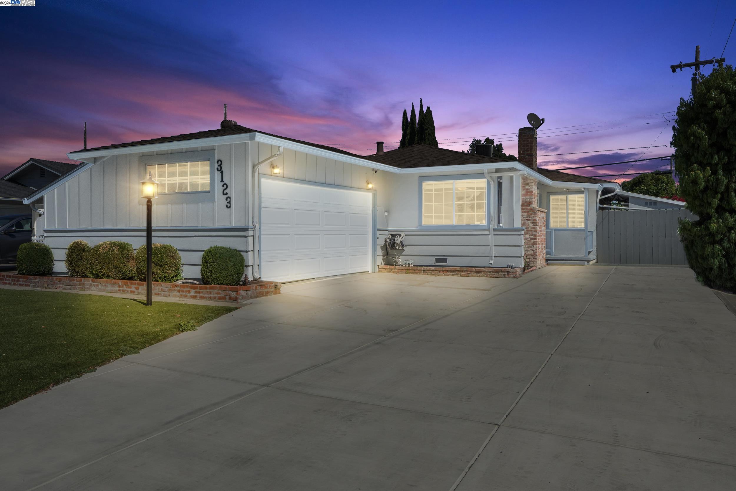 Detail Gallery Image 1 of 1 For 3123 Cabrillo Ave, Santa Clara,  CA 95051 - 3 Beds | 2 Baths