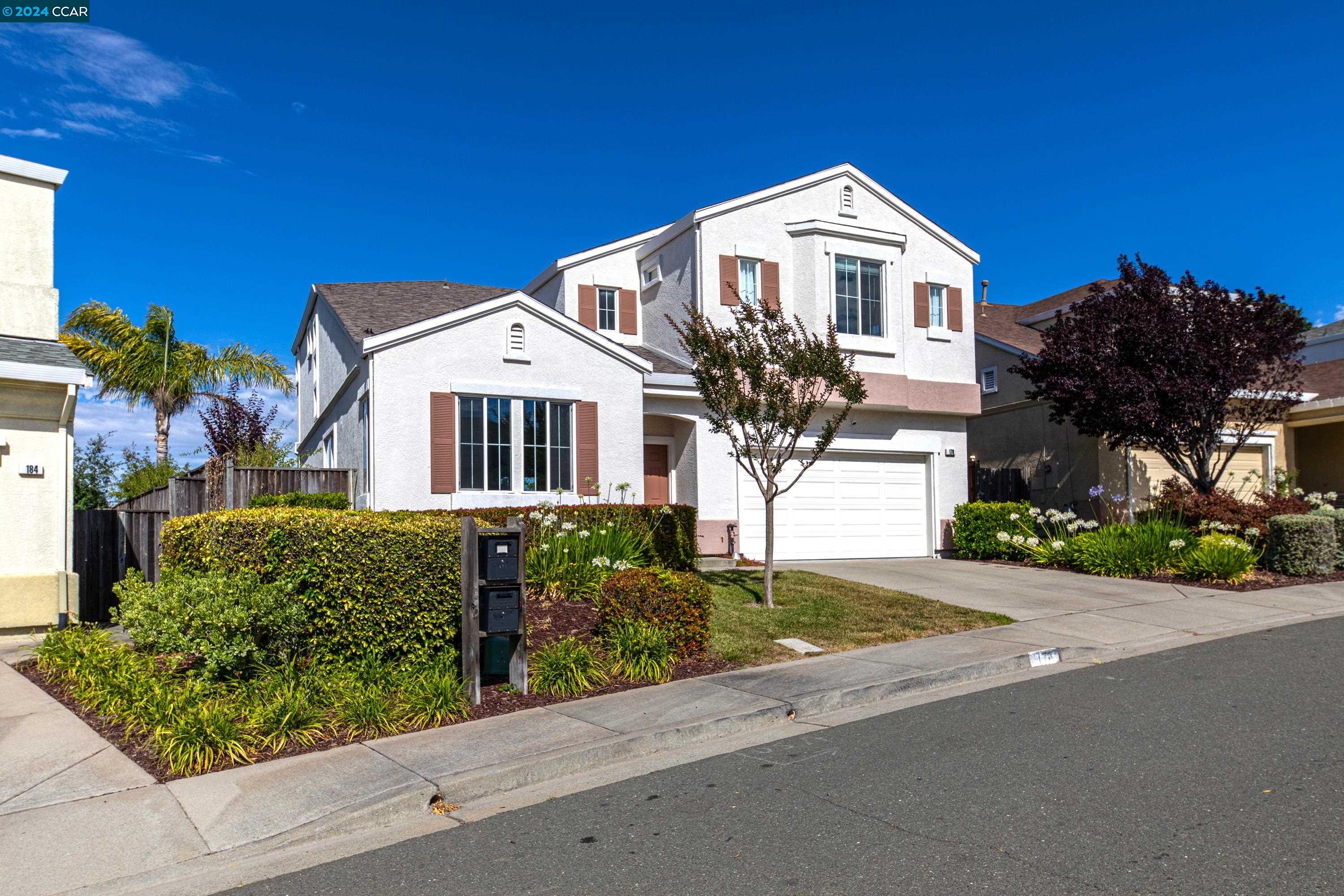 Detail Gallery Image 1 of 1 For 178 Overlook Ter, Hercules,  CA 94547 - 5 Beds | 3 Baths