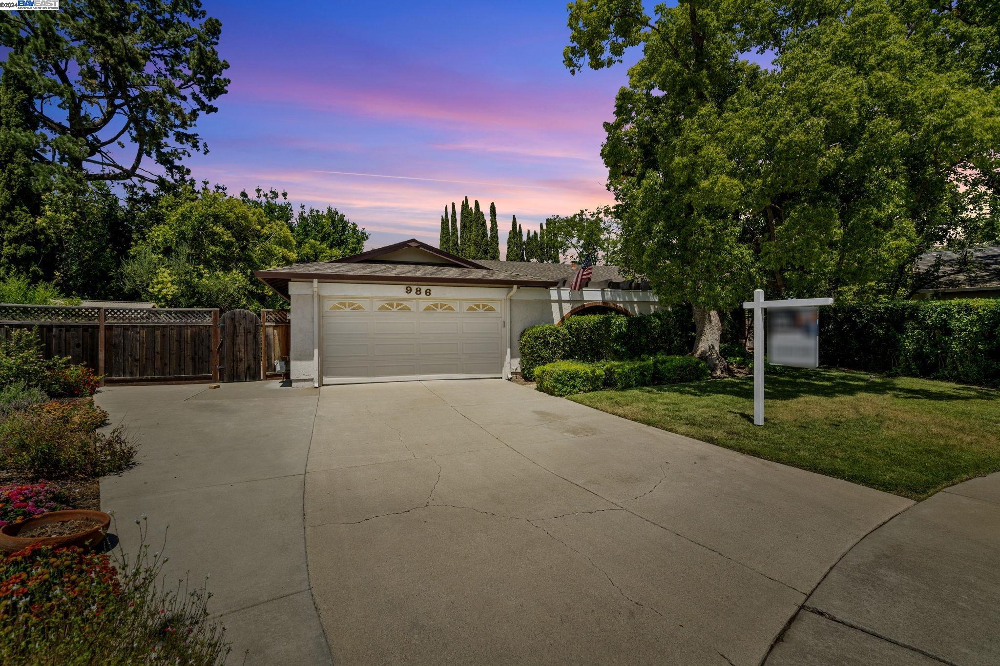 Detail Gallery Image 1 of 1 For 986 via Del Paz, Livermore,  CA 94550 - 3 Beds | 2 Baths