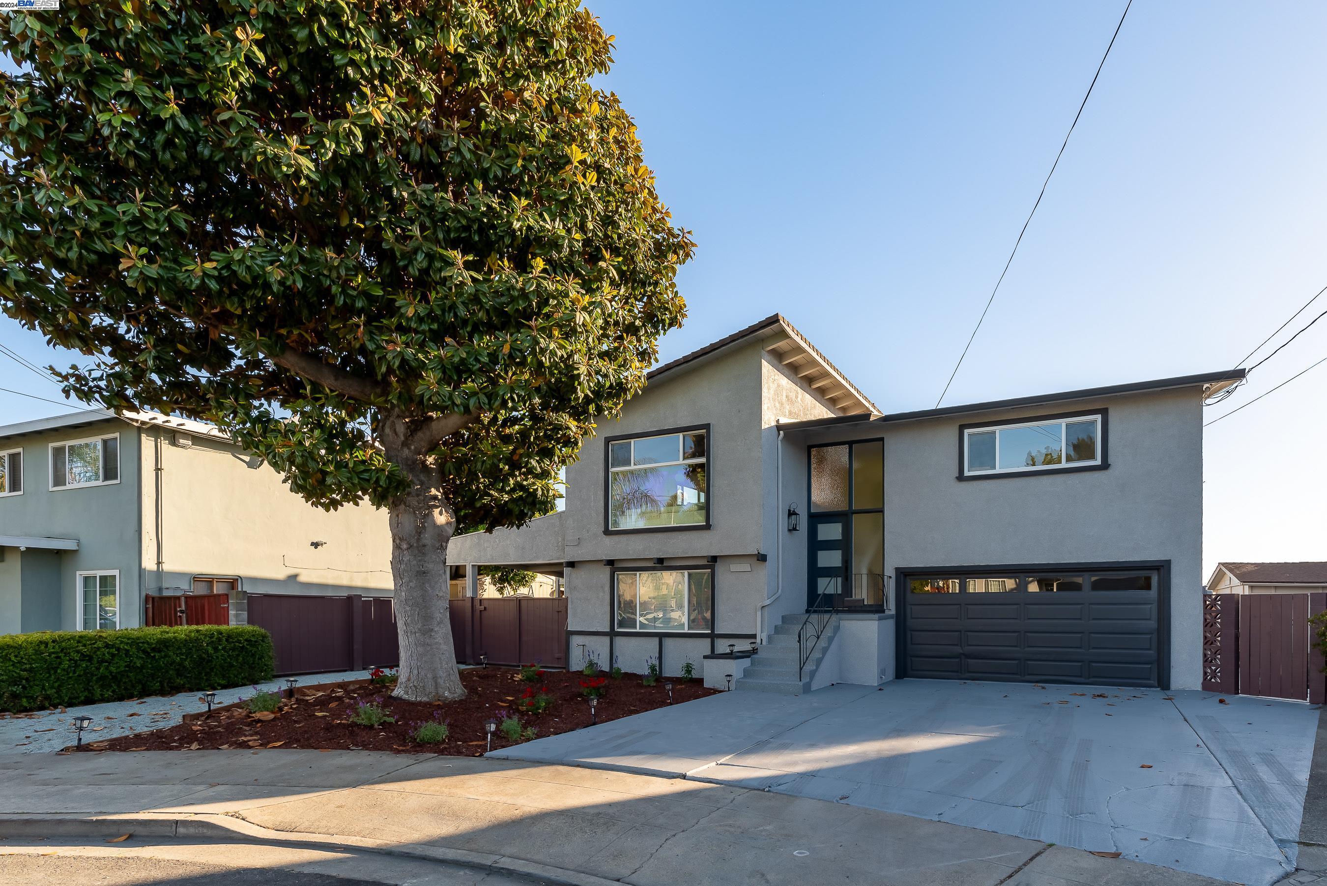 Detail Gallery Image 1 of 1 For 18201 via Jose, San Lorenzo,  CA 94580 - 5 Beds | 3 Baths