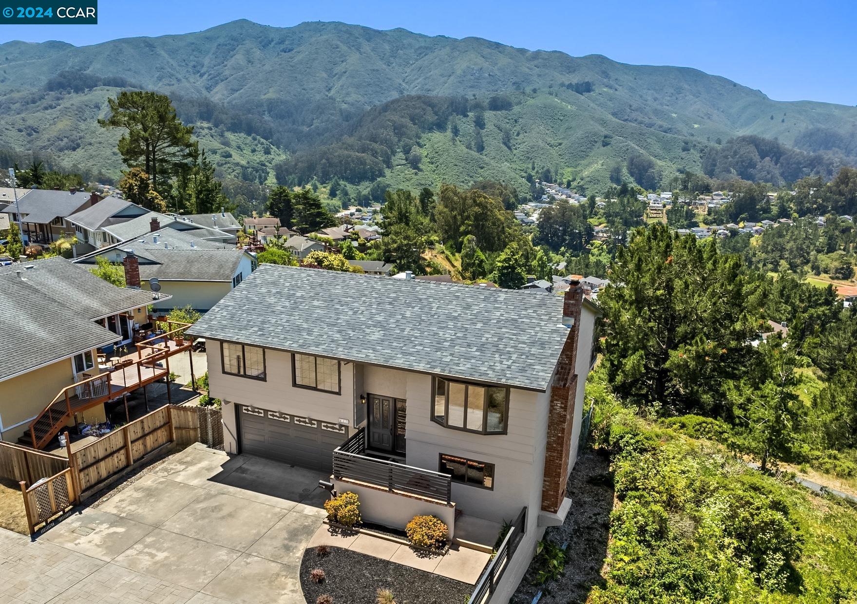 Detail Gallery Image 1 of 1 For 27 Big Sur Way, Pacifica,  CA 94044 - 3 Beds | 2 Baths