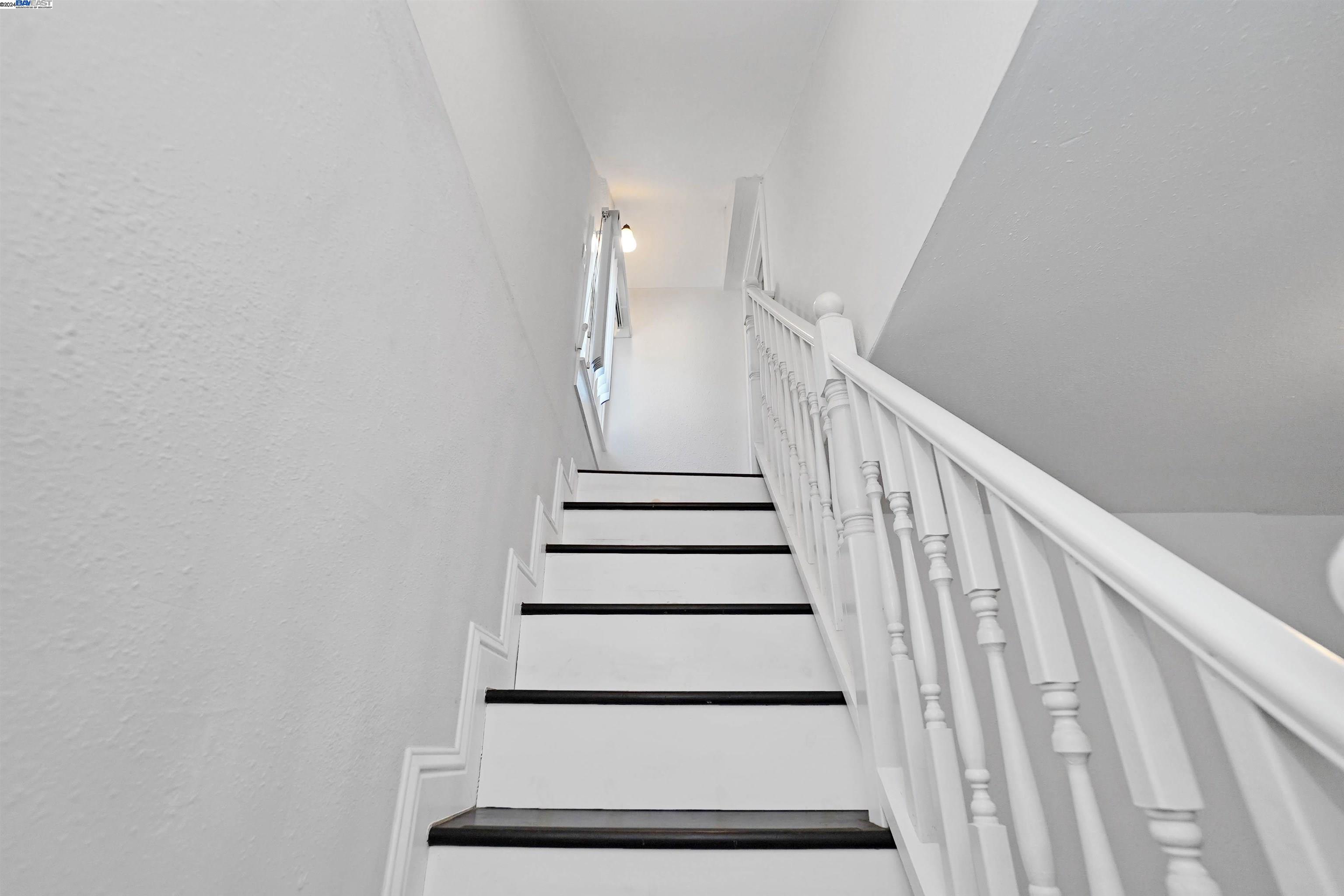 2821 Vallecito Pl, Oakland, California 94606, 2 Bedrooms Bedrooms, 4 Rooms Rooms,1 BathroomBathrooms,Residential,For Sale,2821 Vallecito Pl,41064753