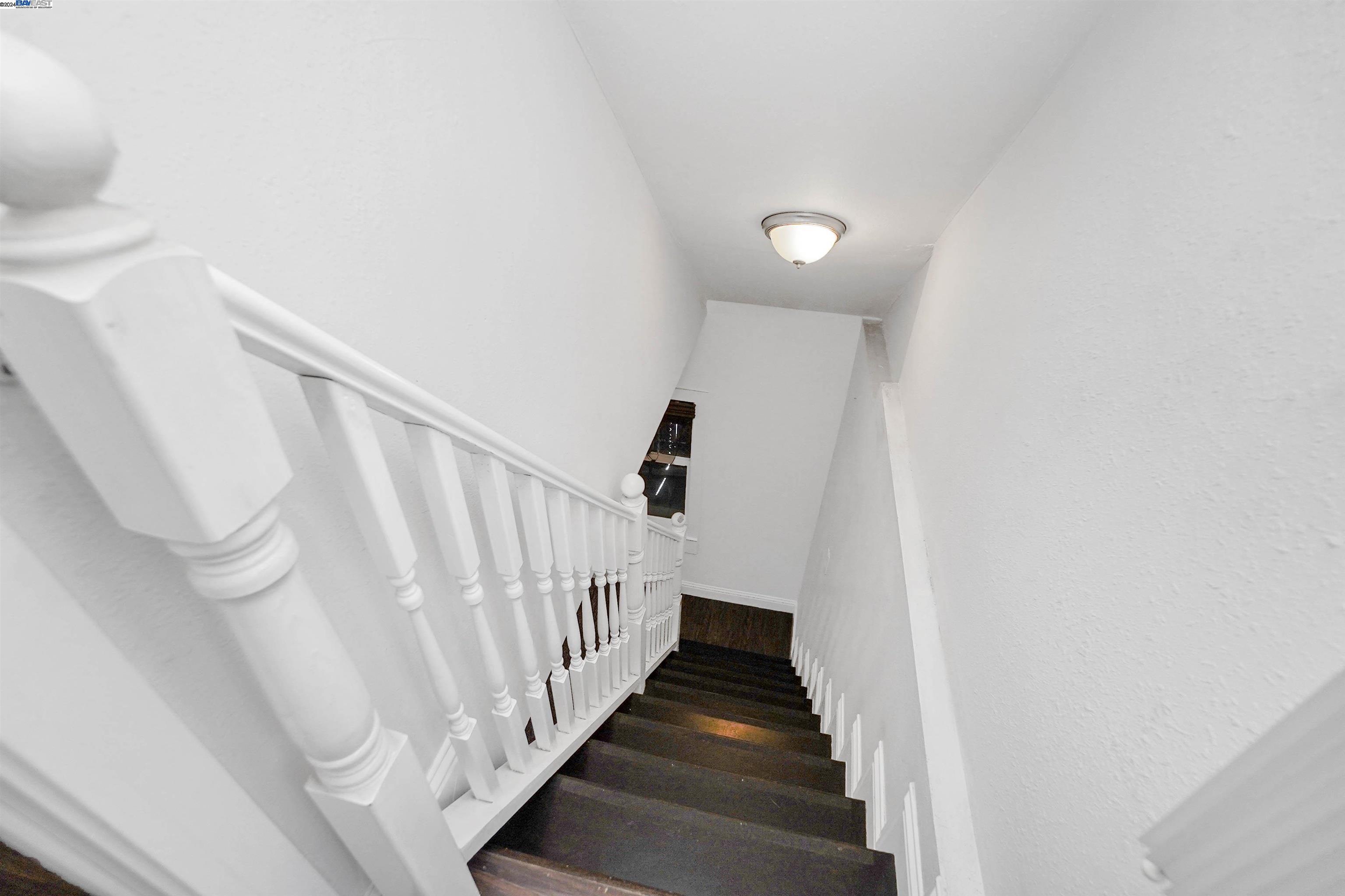 2821 Vallecito Pl, Oakland, California 94606, 2 Bedrooms Bedrooms, 4 Rooms Rooms,1 BathroomBathrooms,Residential,For Sale,2821 Vallecito Pl,41064753