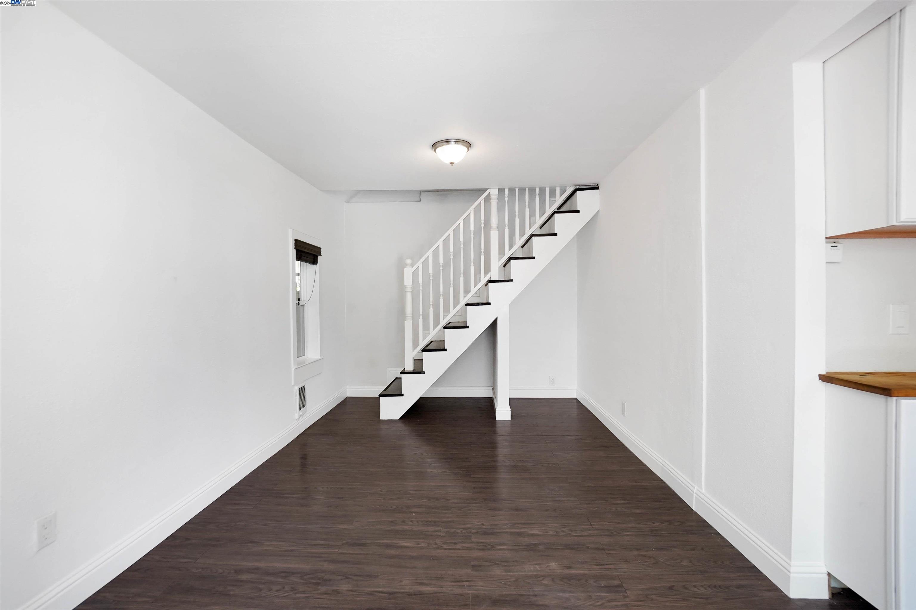2821 Vallecito Pl, Oakland, California 94606, 2 Bedrooms Bedrooms, 4 Rooms Rooms,1 BathroomBathrooms,Residential,For Sale,2821 Vallecito Pl,41064753