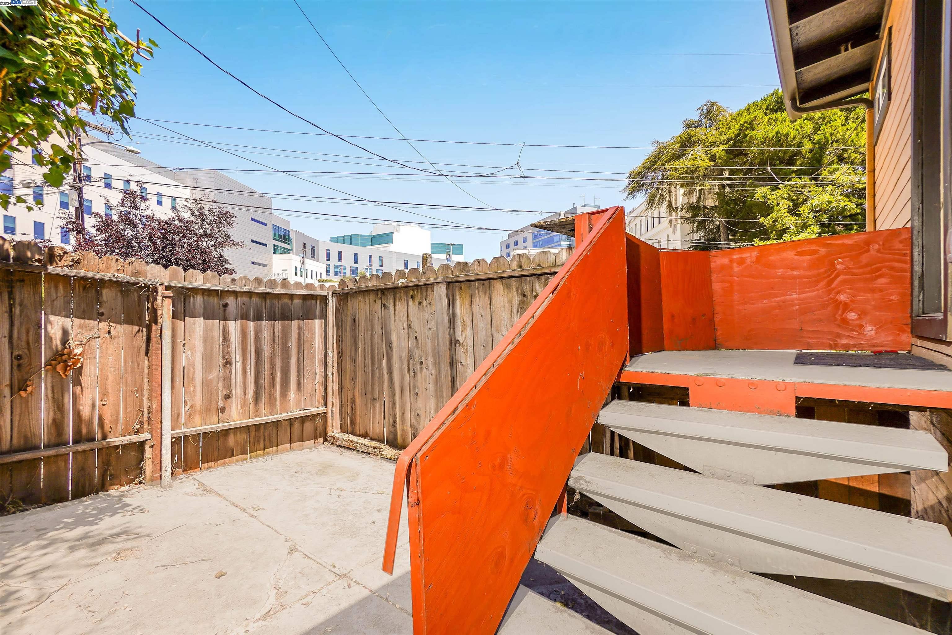 2821 Vallecito Pl, Oakland, California 94606, 2 Bedrooms Bedrooms, 4 Rooms Rooms,1 BathroomBathrooms,Residential,For Sale,2821 Vallecito Pl,41064753