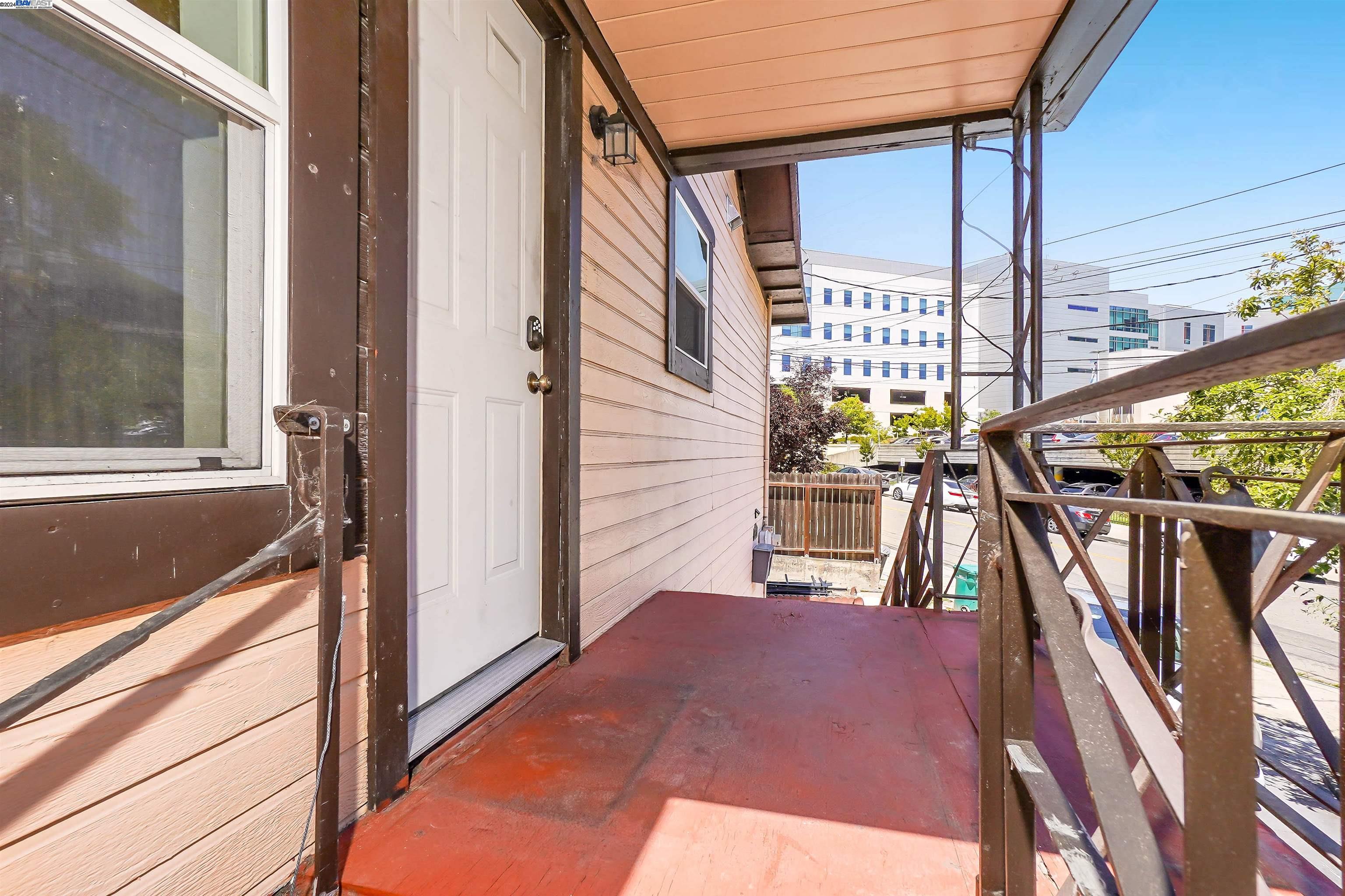 2821 Vallecito Pl, Oakland, California 94606, 2 Bedrooms Bedrooms, 4 Rooms Rooms,1 BathroomBathrooms,Residential,For Sale,2821 Vallecito Pl,41064753