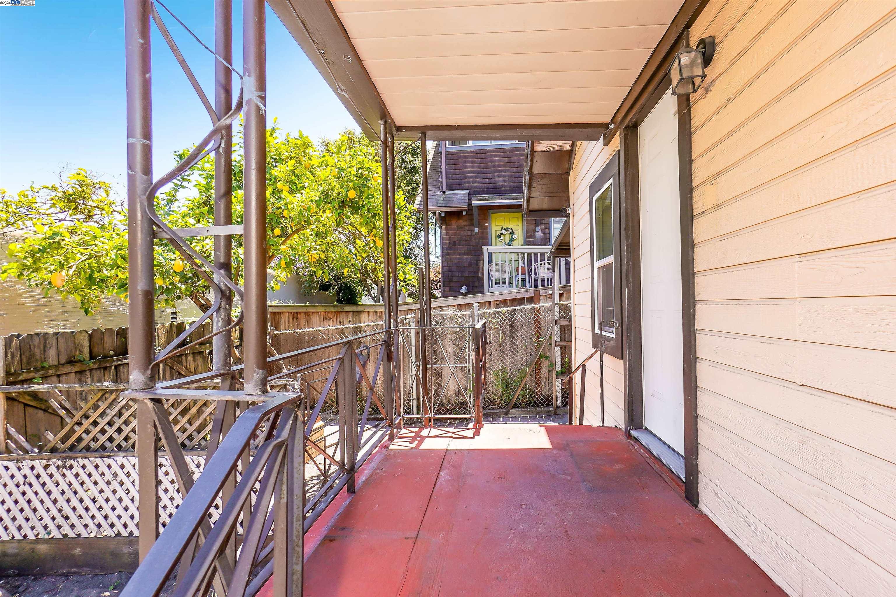 2821 Vallecito Pl, Oakland, California 94606, 2 Bedrooms Bedrooms, 4 Rooms Rooms,1 BathroomBathrooms,Residential,For Sale,2821 Vallecito Pl,41064753