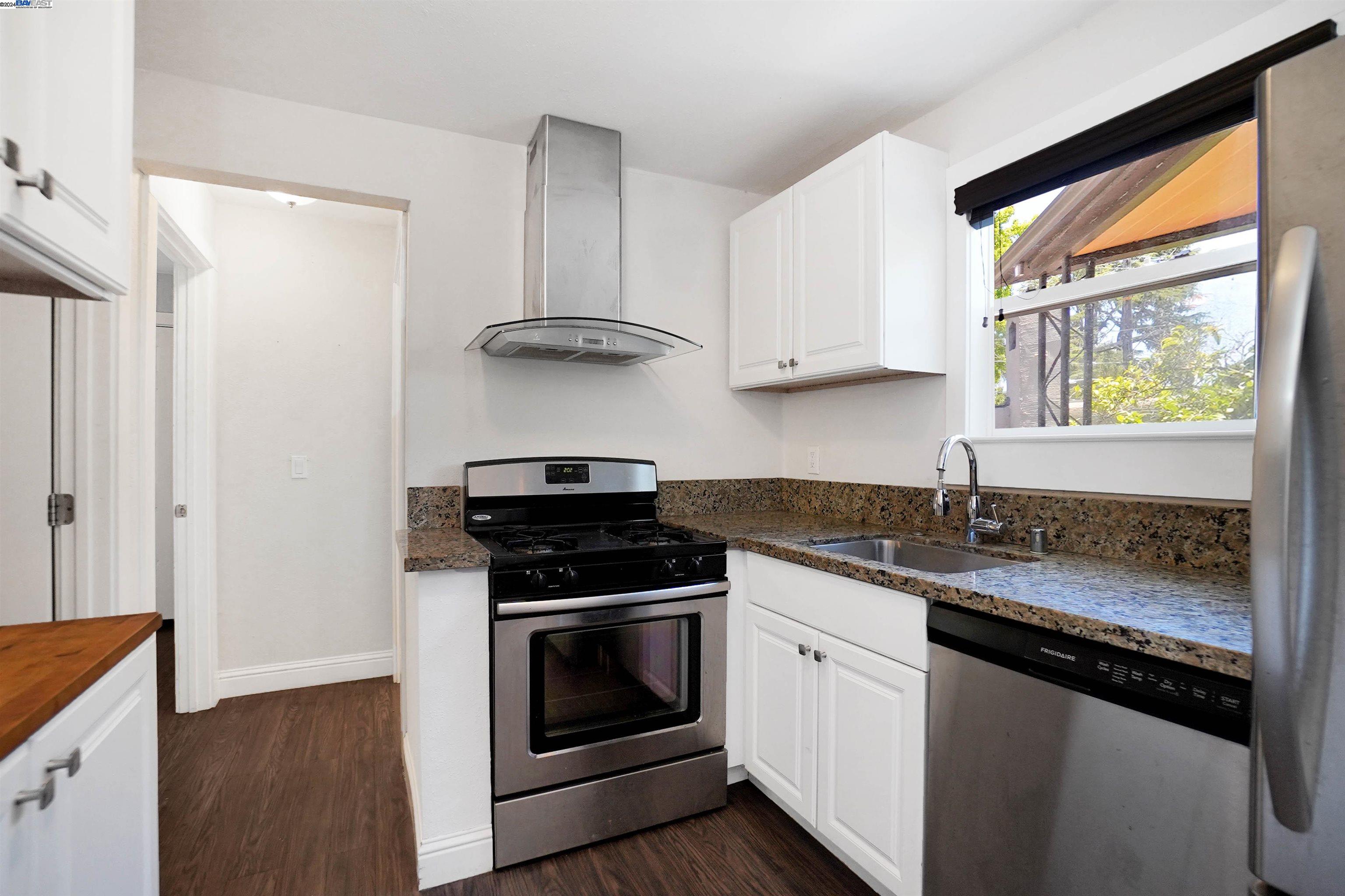 2821 Vallecito Pl, Oakland, California 94606, 2 Bedrooms Bedrooms, 4 Rooms Rooms,1 BathroomBathrooms,Residential,For Sale,2821 Vallecito Pl,41064753