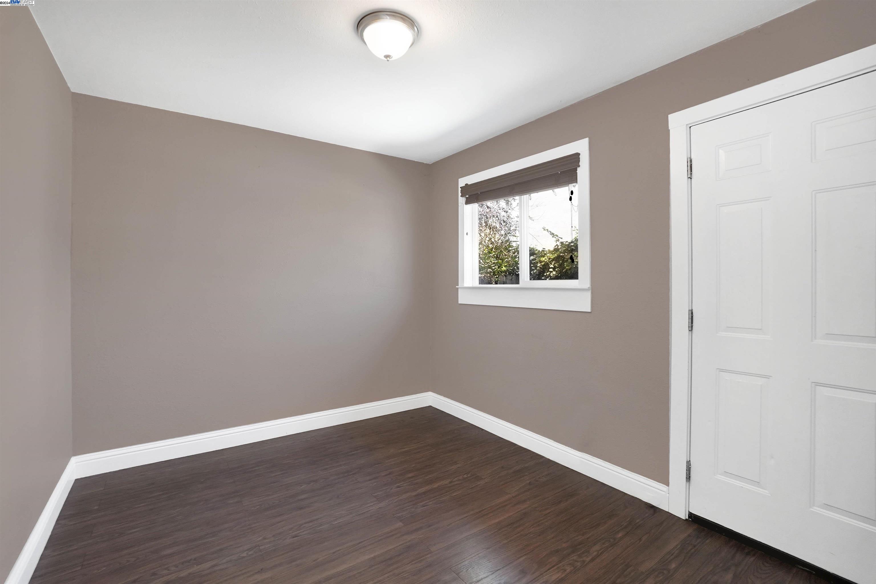 2821 Vallecito Pl, Oakland, California 94606, 2 Bedrooms Bedrooms, 4 Rooms Rooms,1 BathroomBathrooms,Residential,For Sale,2821 Vallecito Pl,41064753
