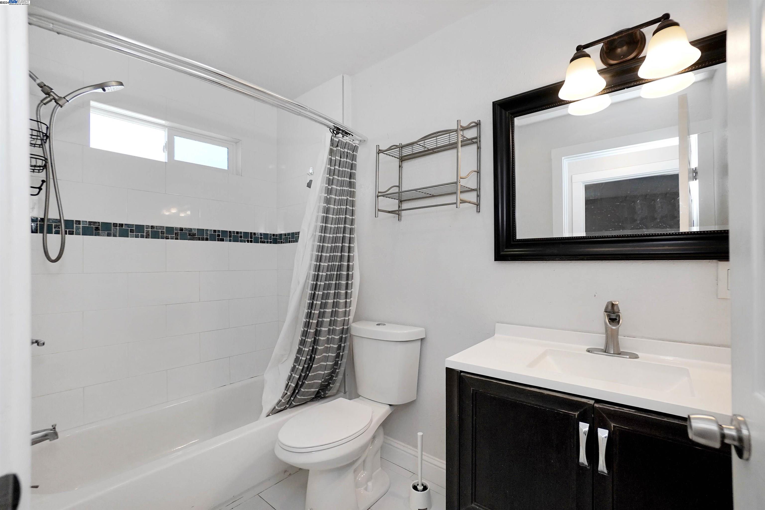 2821 Vallecito Pl, Oakland, California 94606, 2 Bedrooms Bedrooms, 4 Rooms Rooms,1 BathroomBathrooms,Residential,For Sale,2821 Vallecito Pl,41064753