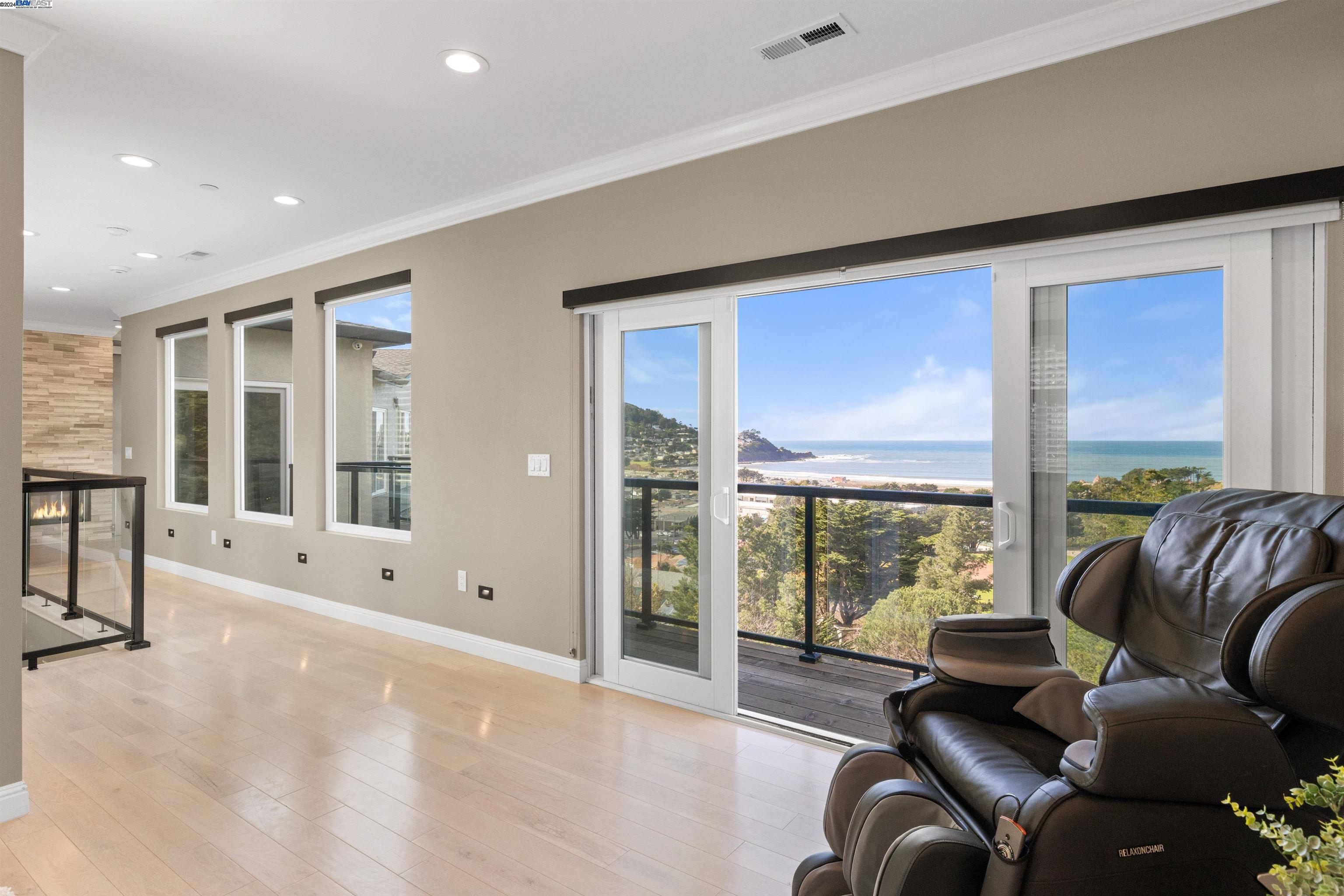 Detail Gallery Image 31 of 60 For 674 Corona Dr, Pacifica,  CA 94044 - 5 Beds | 5/2 Baths