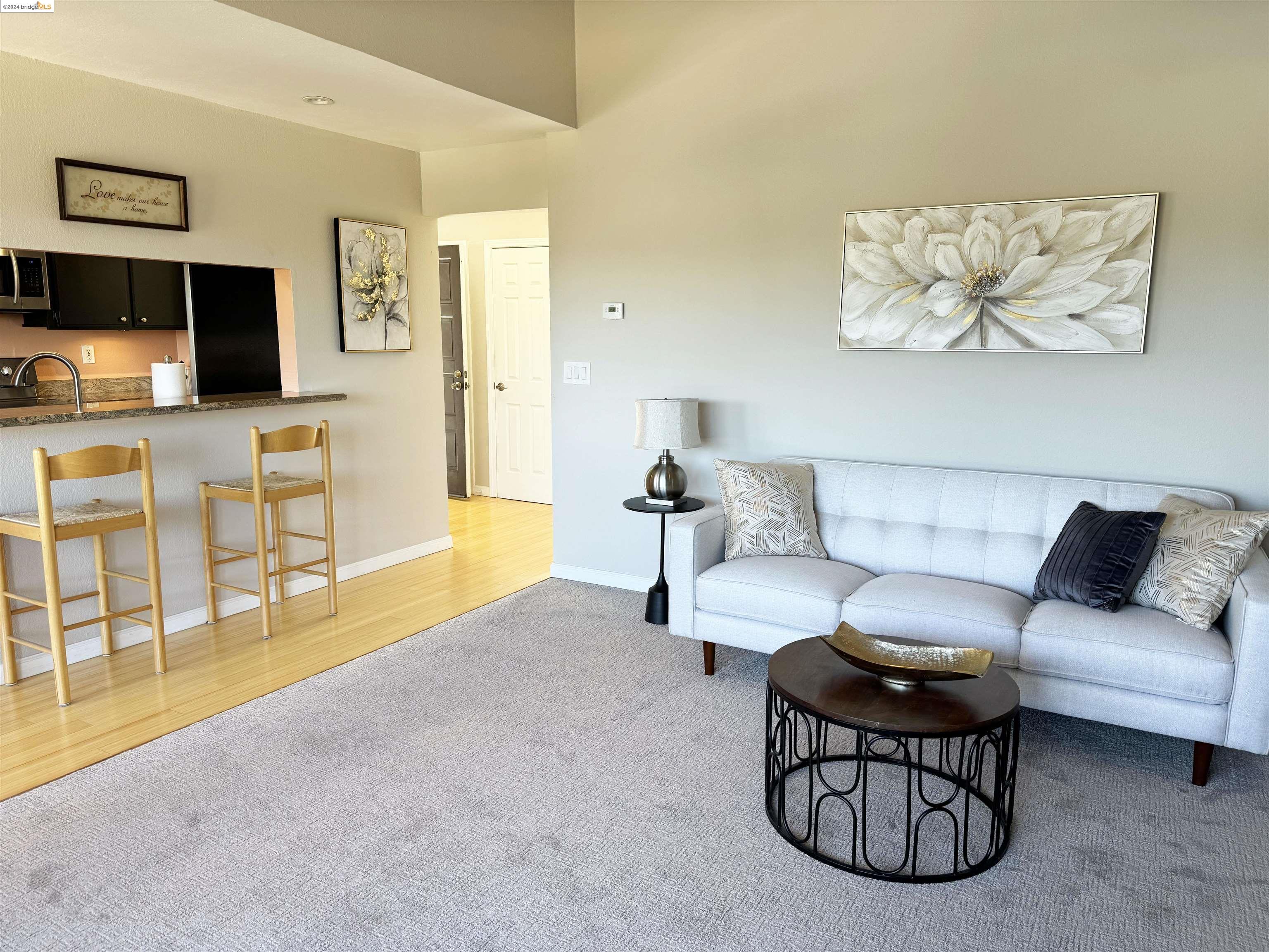 Photo #2: 41064819 Listing 