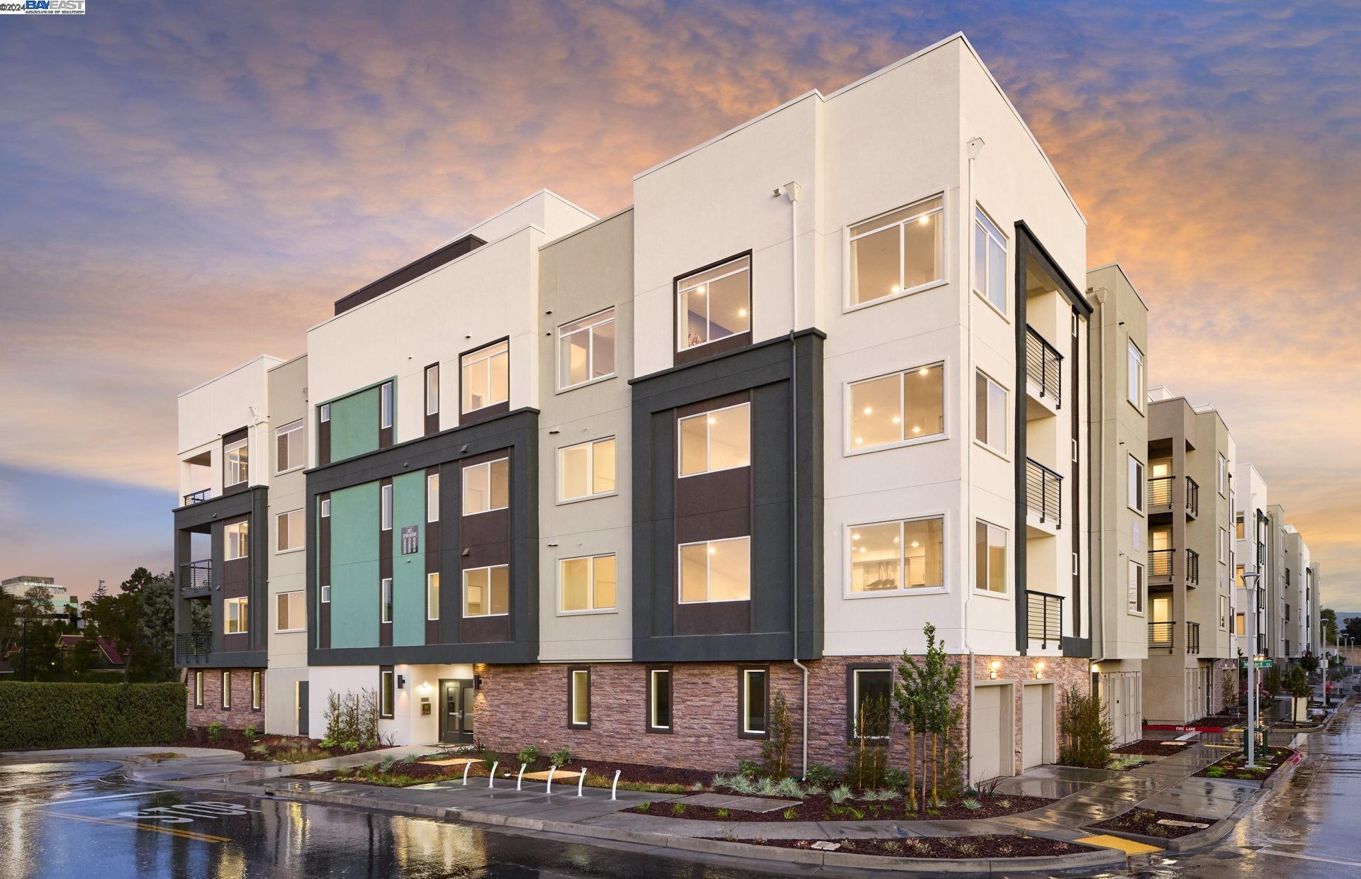 Detail Gallery Image 1 of 1 For 3356 Petunia Court #403 / 065-06,  San Jose,  CA 95117 - 2 Beds | 2 Baths