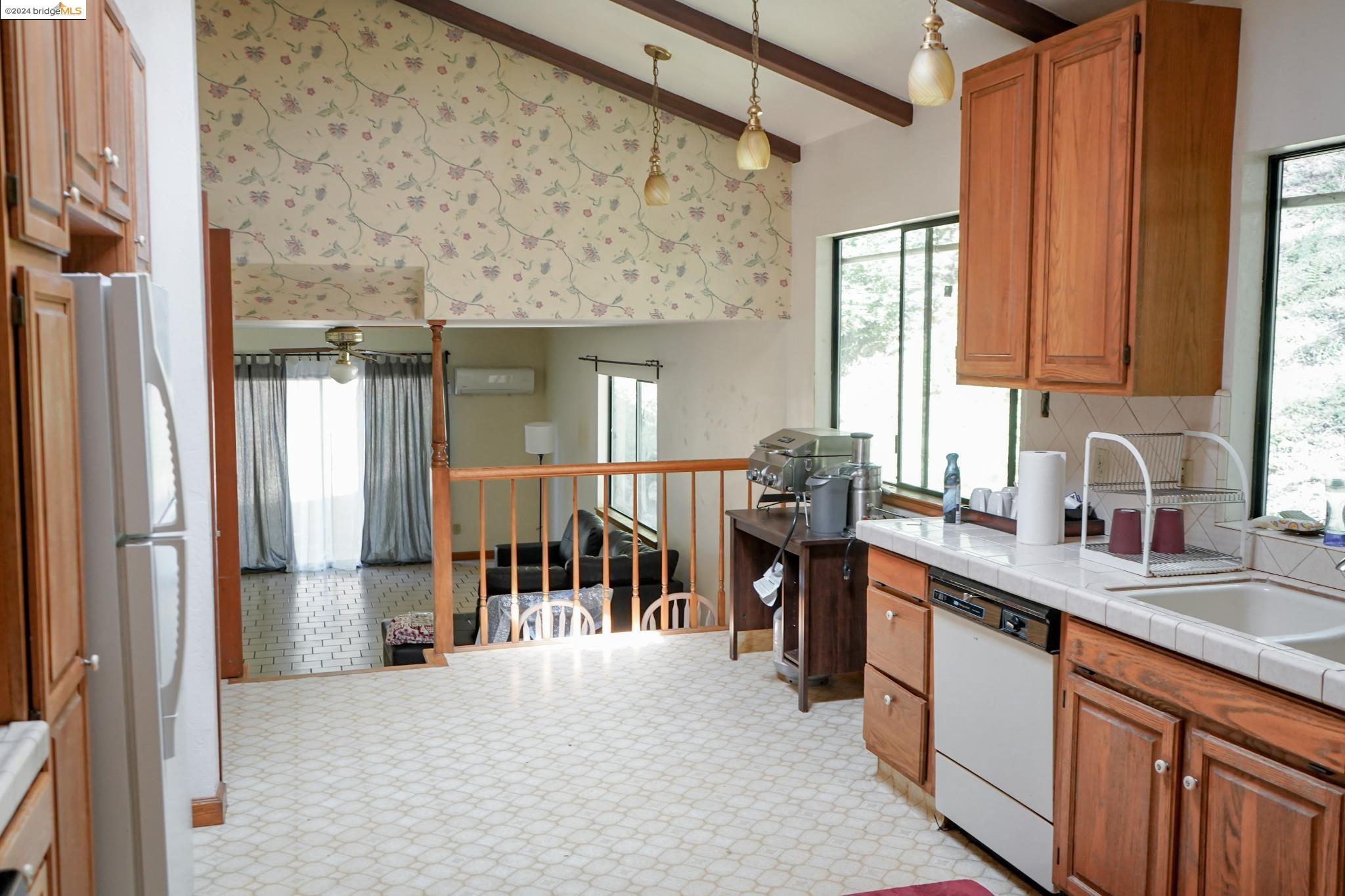Detail Gallery Image 5 of 21 For 1622 Sunset Ridge Rd, Los Gatos,  CA 95033 - 3 Beds | 3 Baths