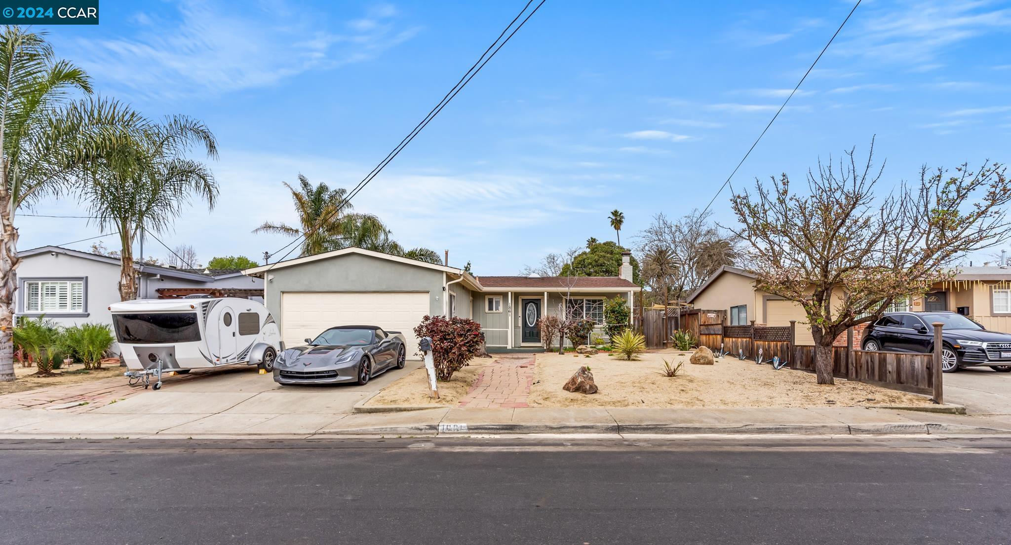 Detail Gallery Image 1 of 1 For 1861 Gelbke Ln, Concord,  CA 94520 - 3 Beds | 2 Baths